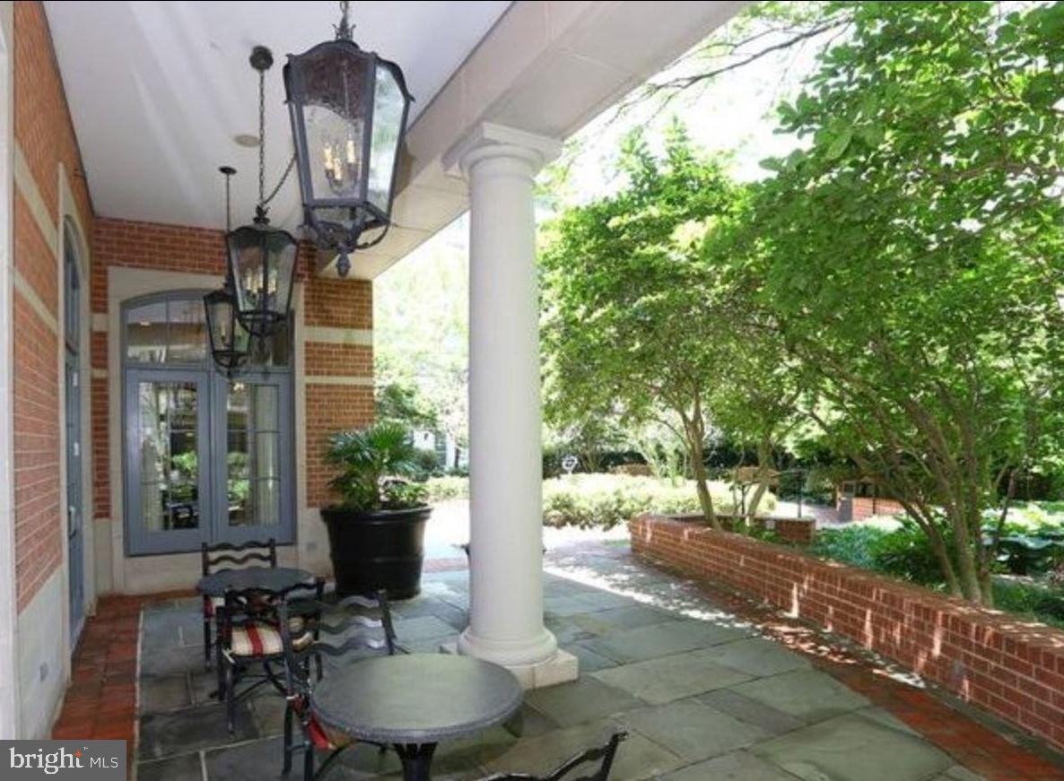 GALLERY AT WHITE FLINT - Residential