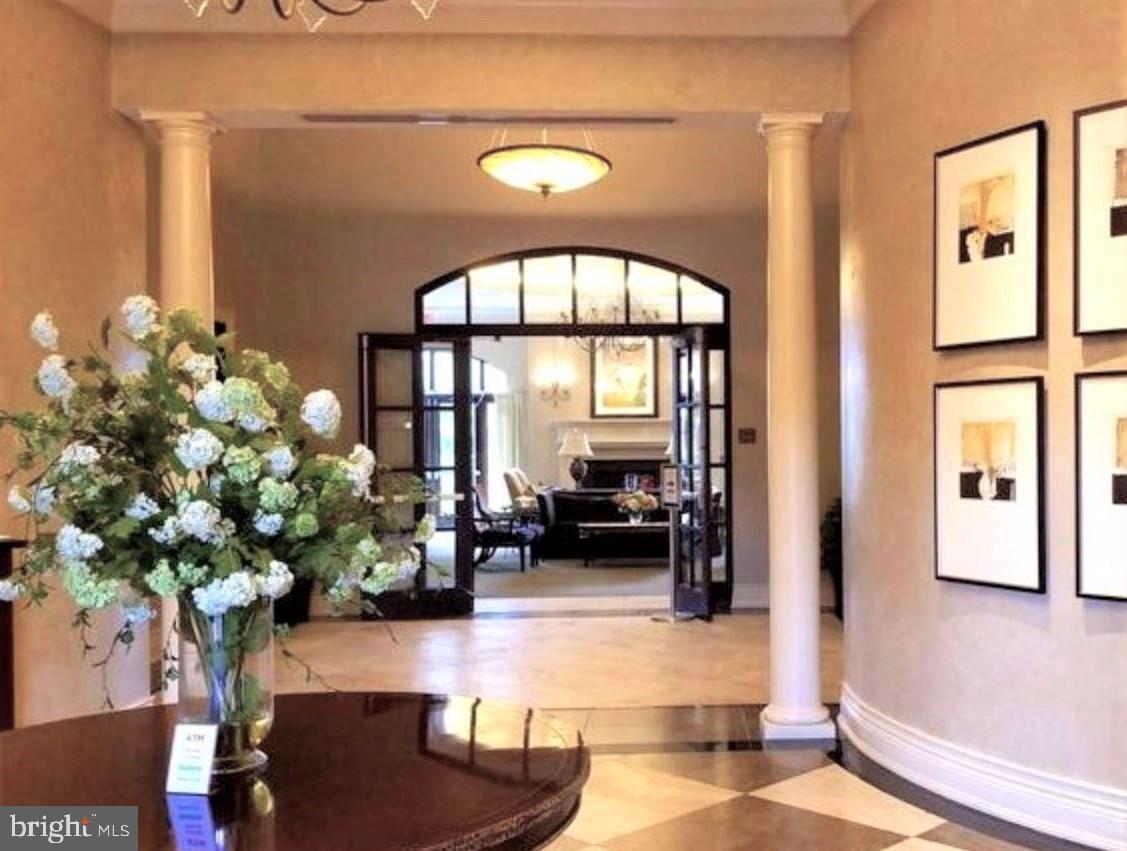 GALLERY AT WHITE FLINT - Residential