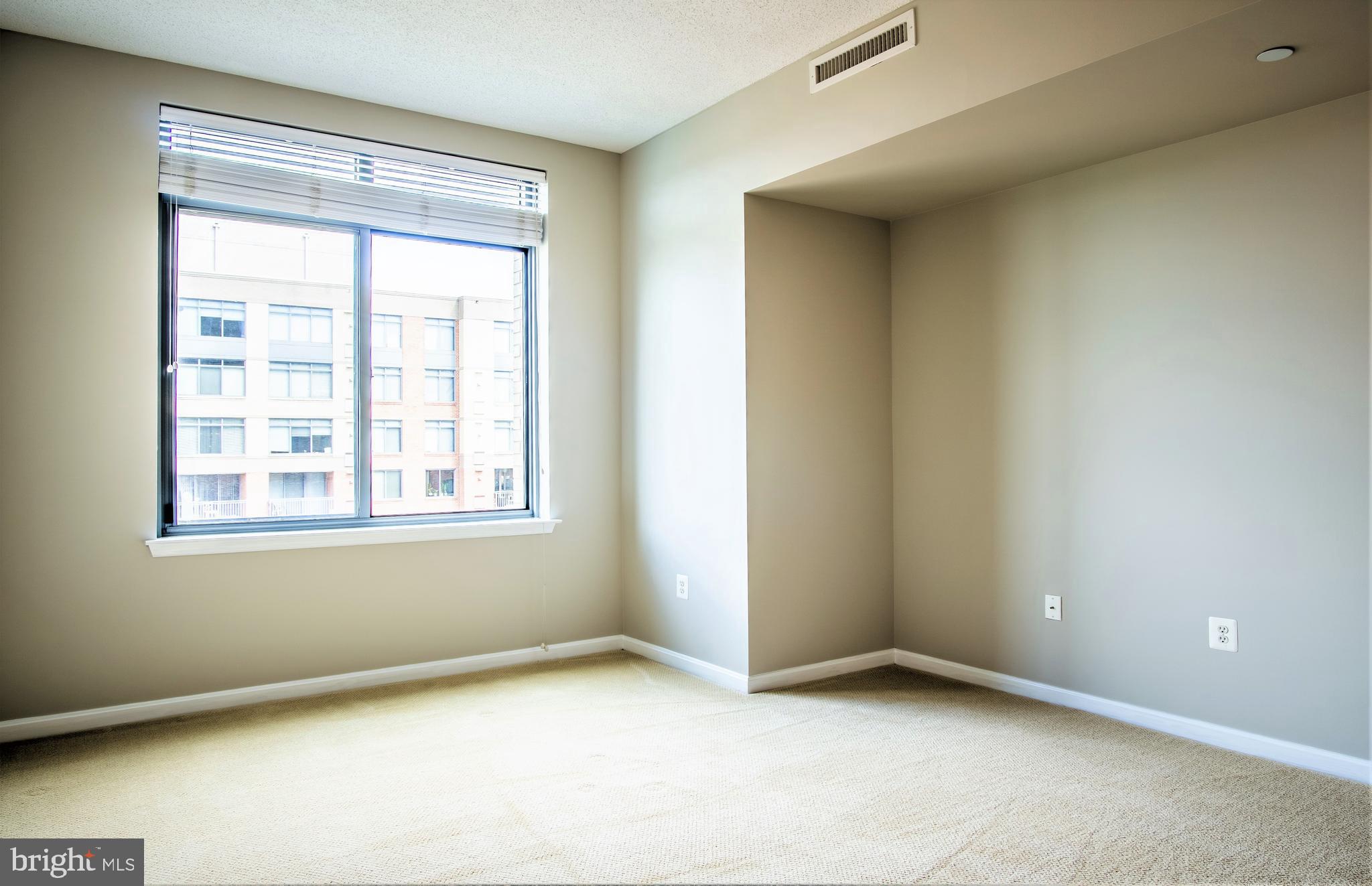 GALLERY AT WHITE FLINT - Residential