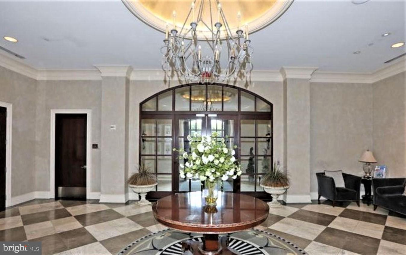 GALLERY AT WHITE FLINT - Residential