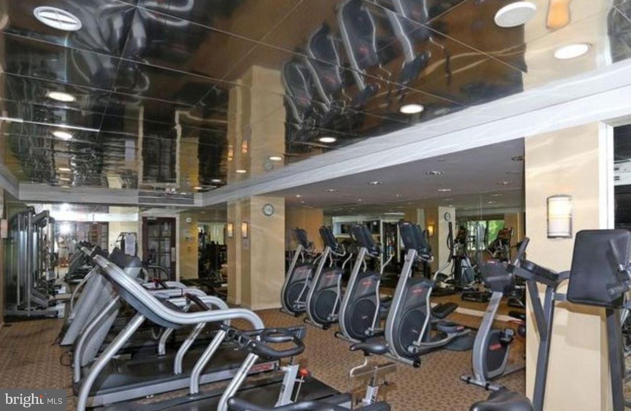 GALLERY AT WHITE FLINT - Residential