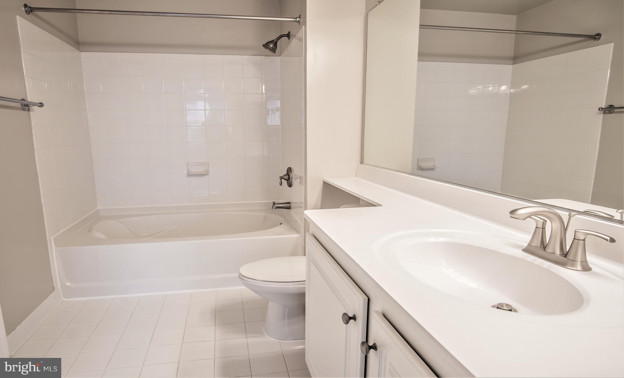 GALLERY AT WHITE FLINT - Residential