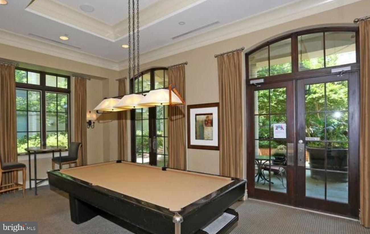 GALLERY AT WHITE FLINT - Residential