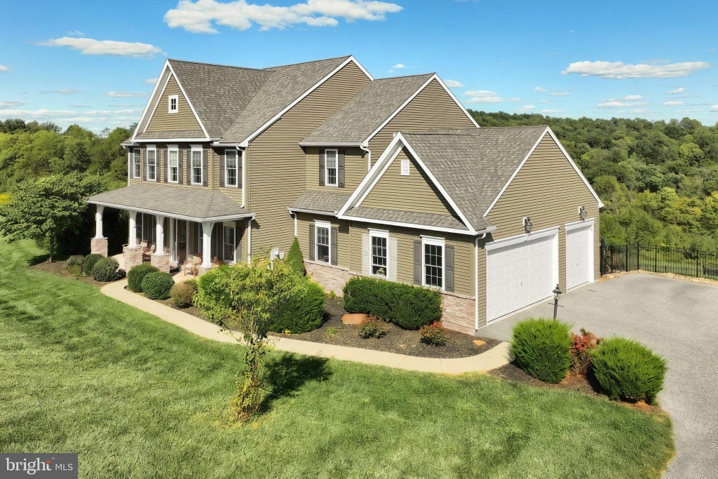 Photo of 110 Hunters Chase, ETTERS, PA 17319 (MLS # PAYK2111904)