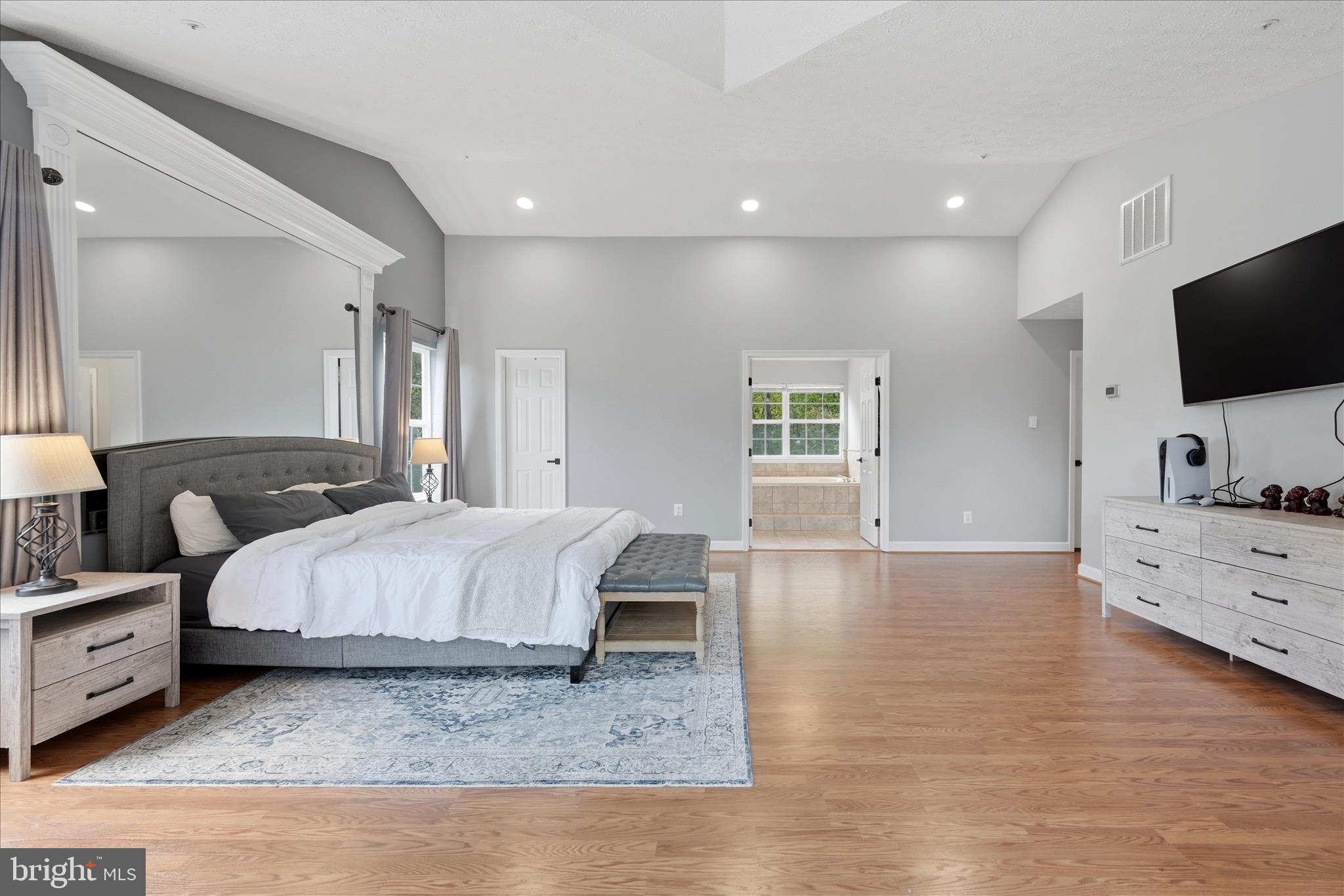 STEEDS GRANT - Residential