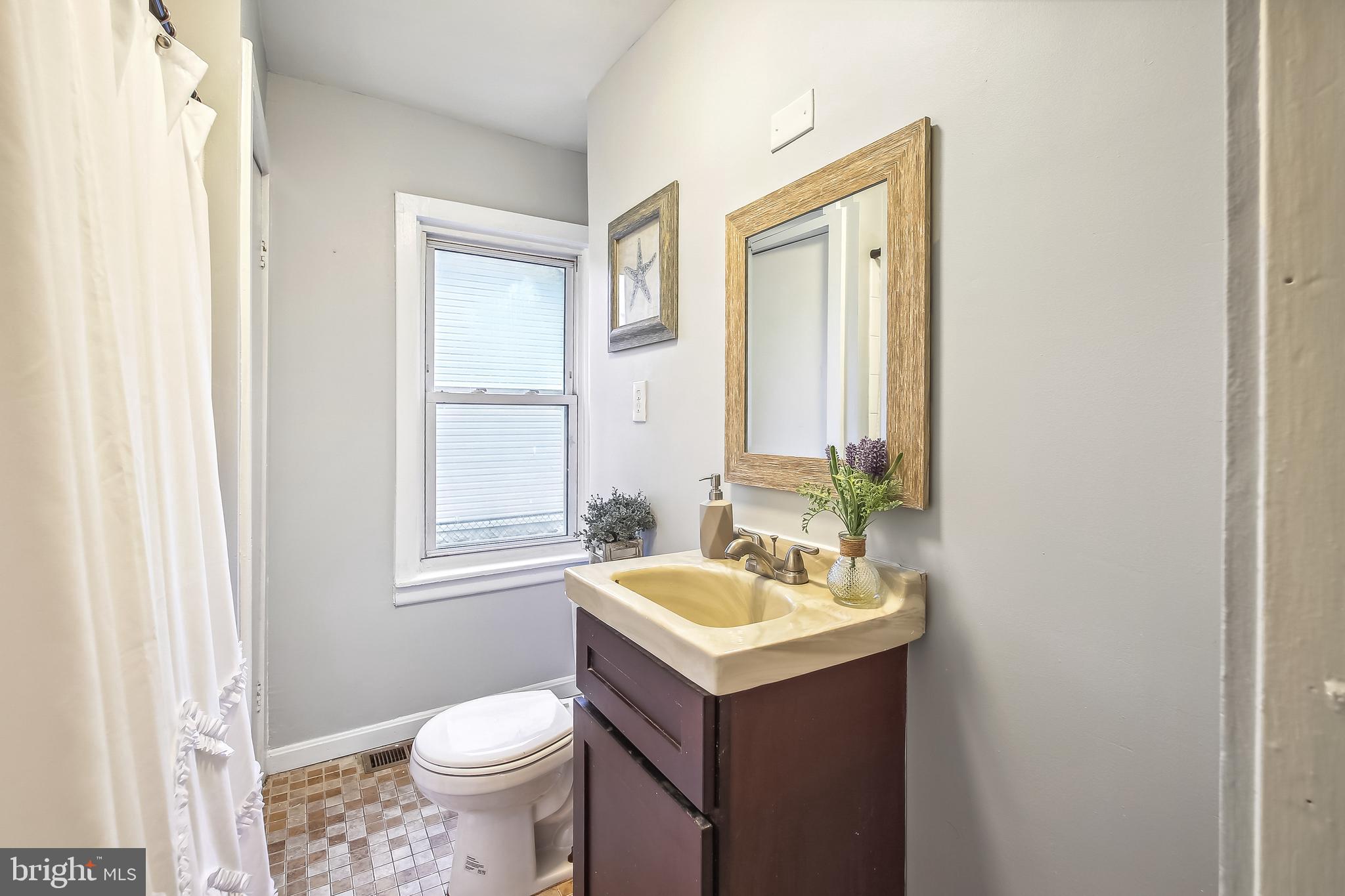 GRETTAS ADDN TO RIVERDAL - Residential