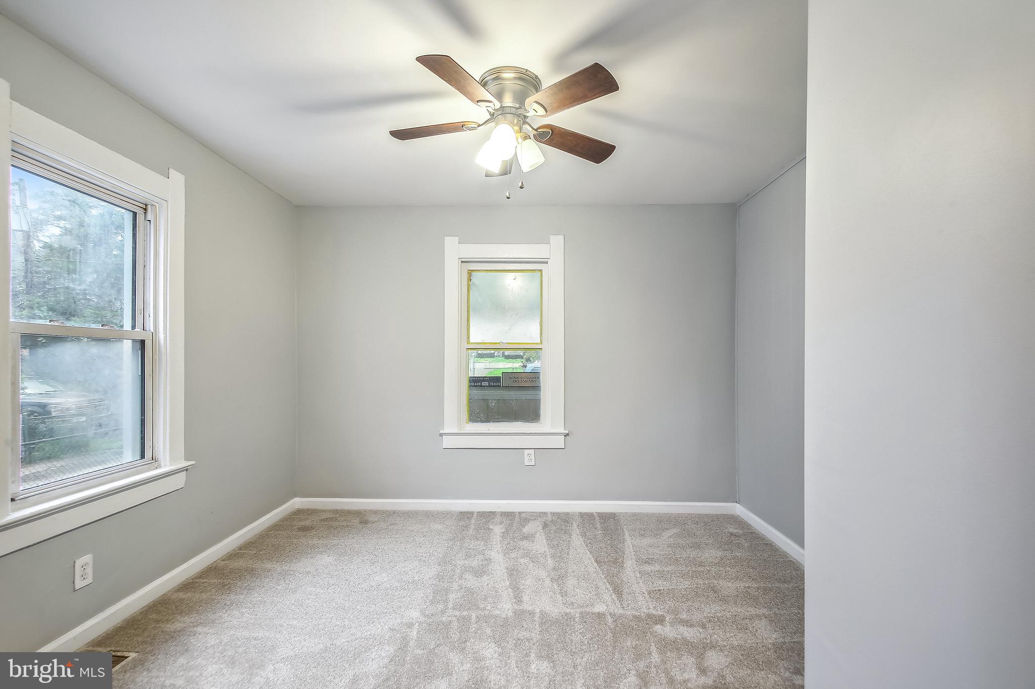 GRETTAS ADDN TO RIVERDAL - Residential