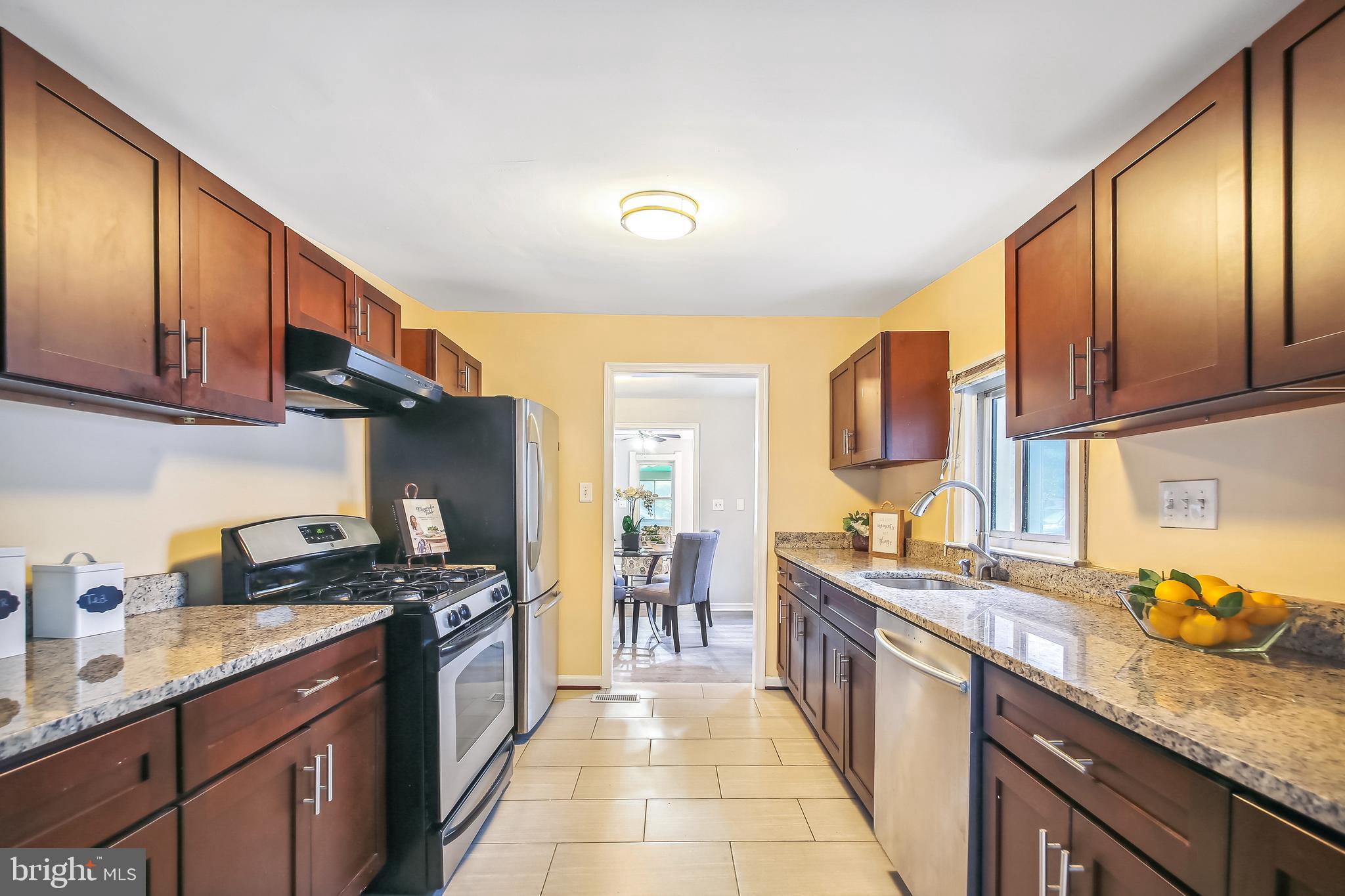 GRETTAS ADDN TO RIVERDAL - Residential