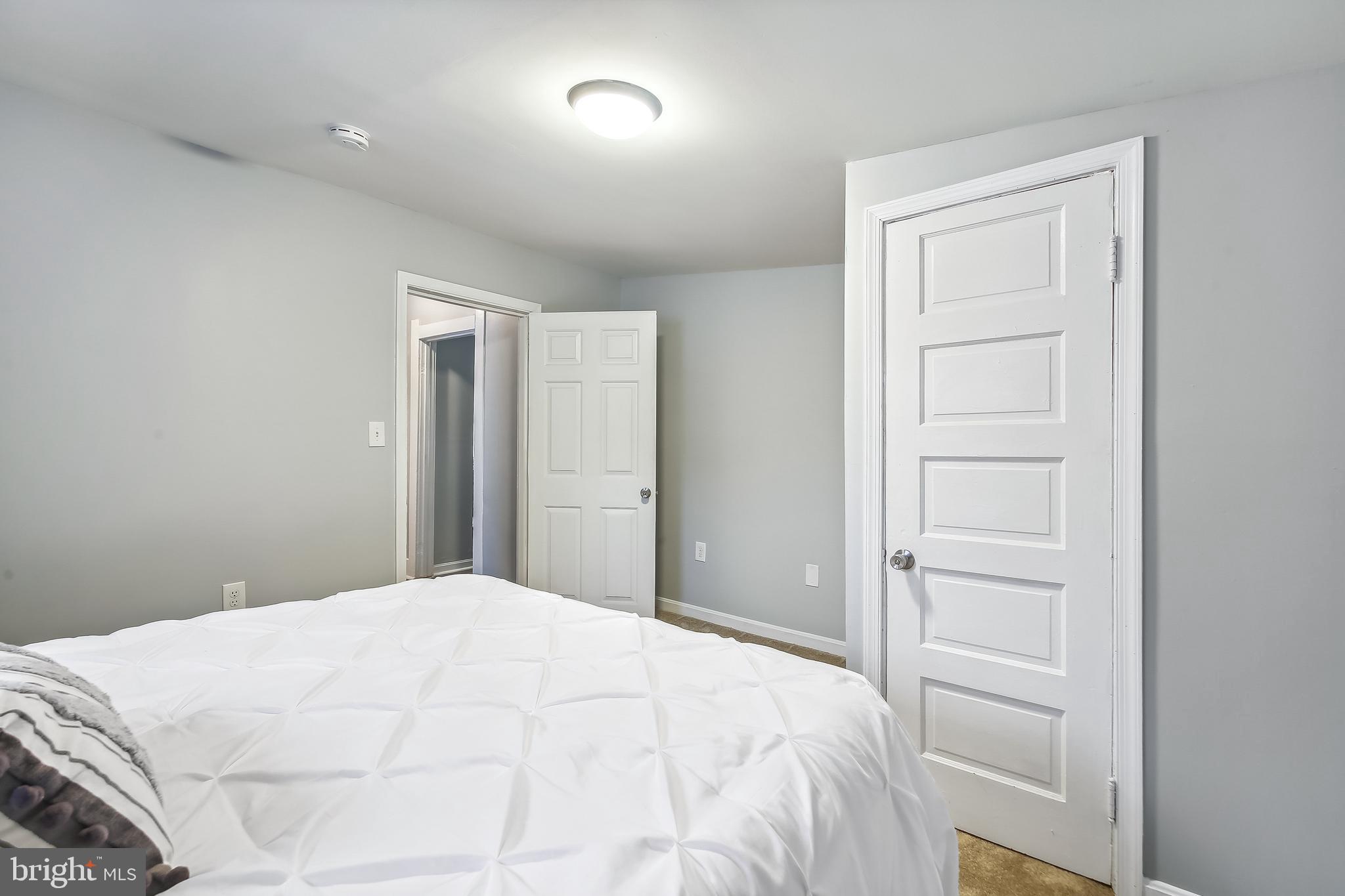 GRETTAS ADDN TO RIVERDAL - Residential