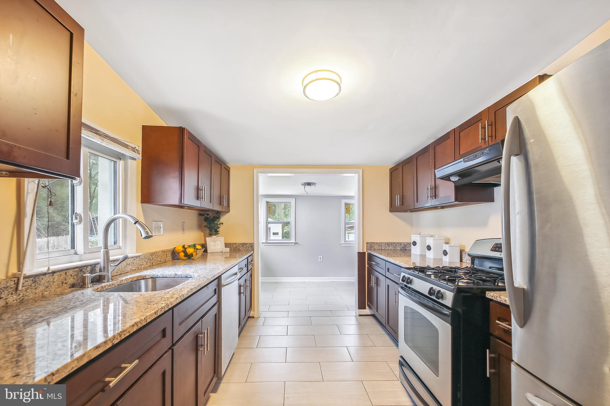 GRETTAS ADDN TO RIVERDAL - Residential