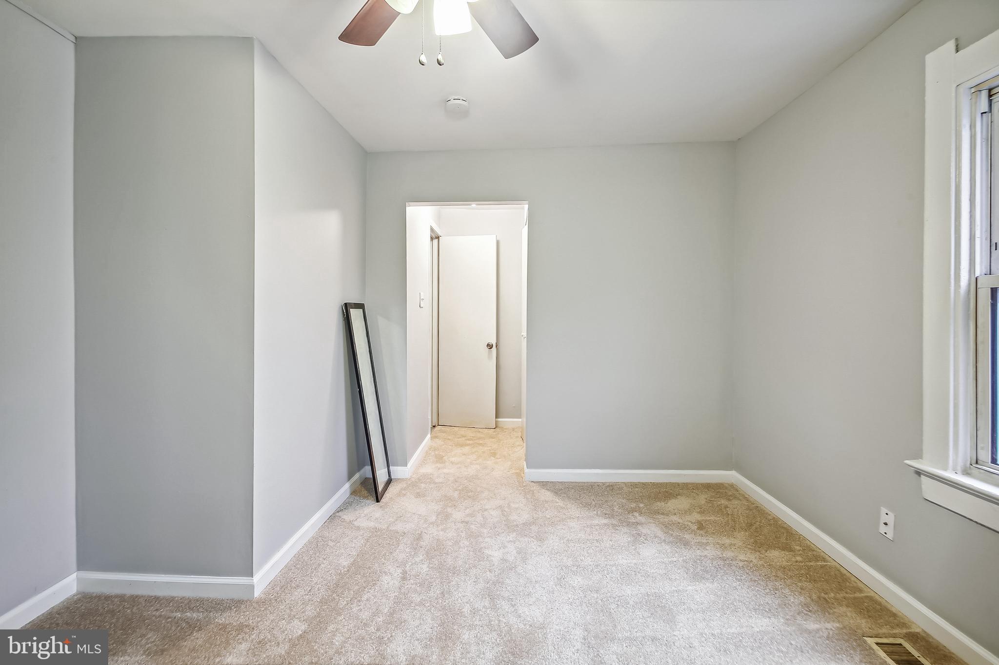 GRETTAS ADDN TO RIVERDAL - Residential