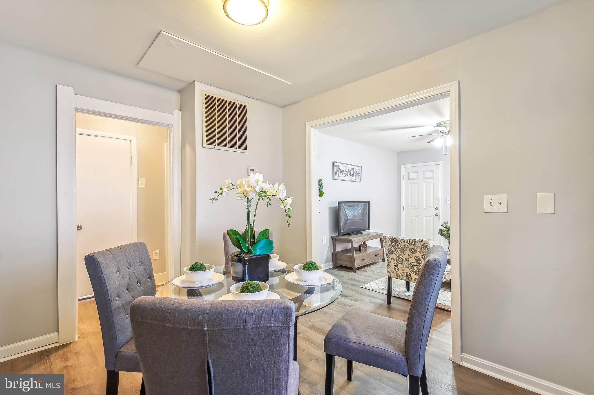 GRETTAS ADDN TO RIVERDAL - Residential