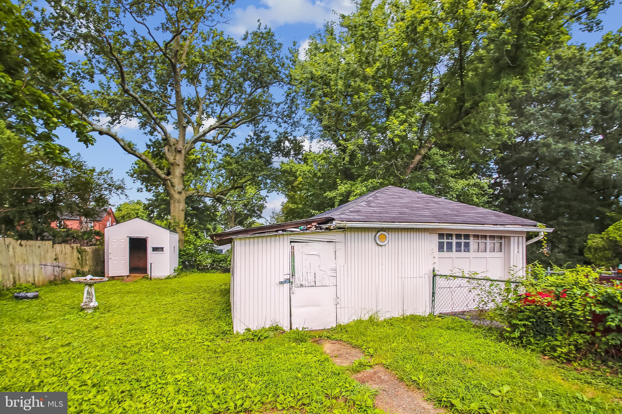 GRETTAS ADDN TO RIVERDAL - Residential