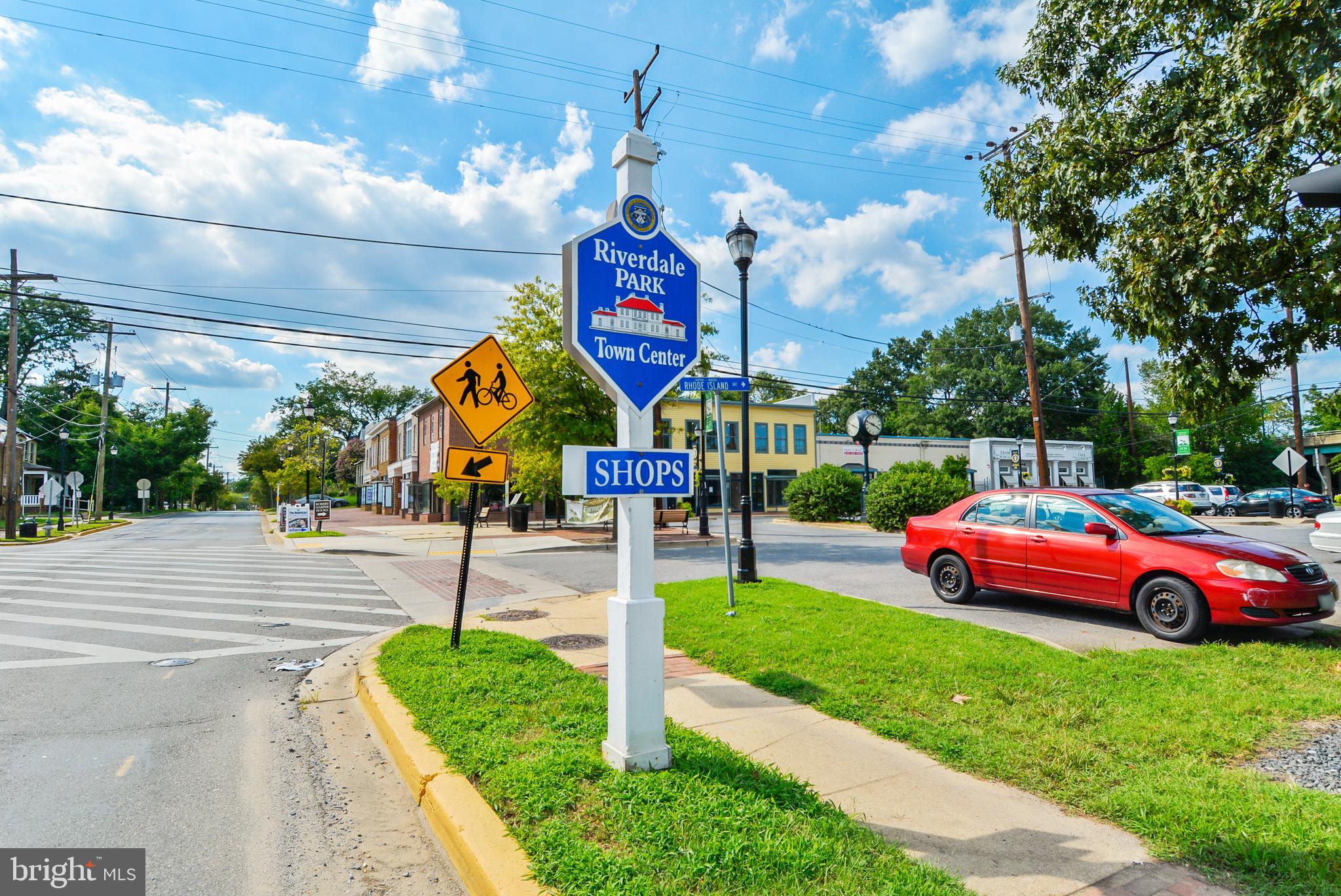 GRETTAS ADDN TO RIVERDAL - Residential