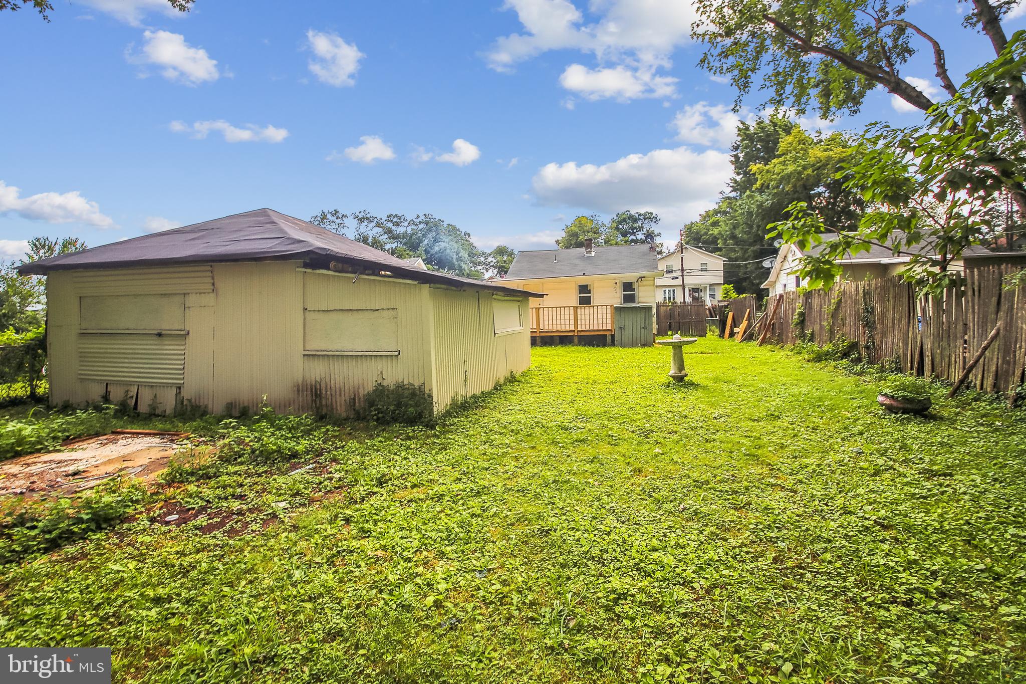 GRETTAS ADDN TO RIVERDAL - Residential