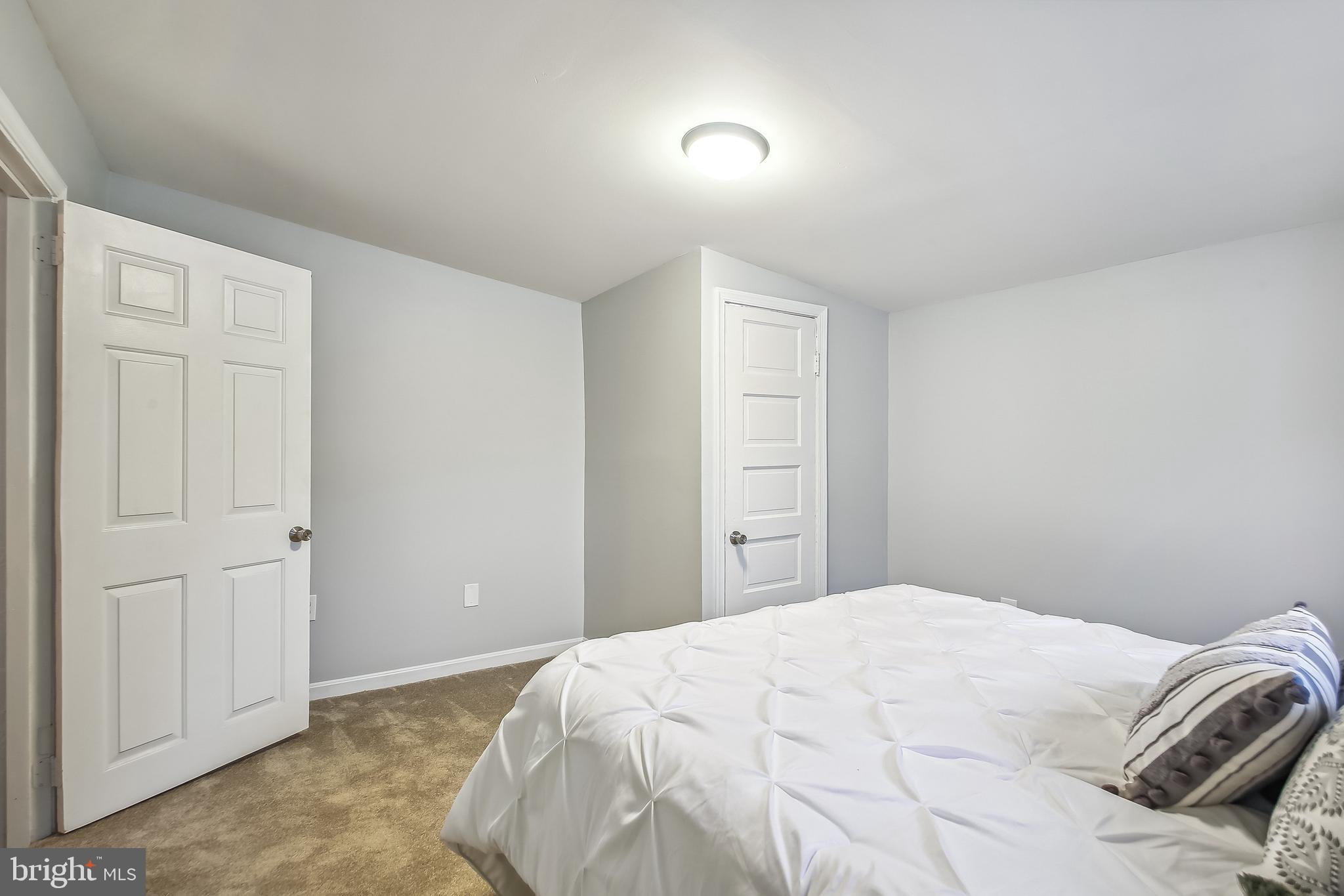 GRETTAS ADDN TO RIVERDAL - Residential