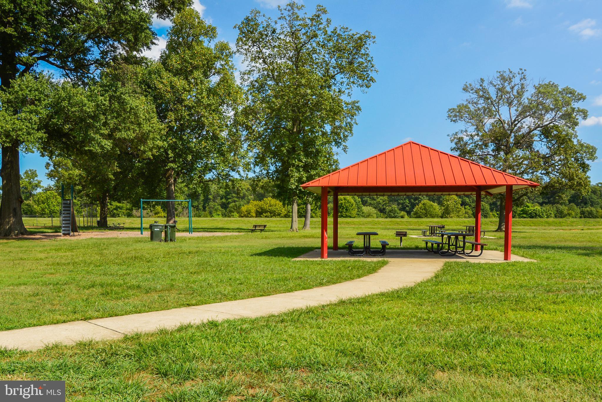 GRETTAS ADDN TO RIVERDAL - Residential