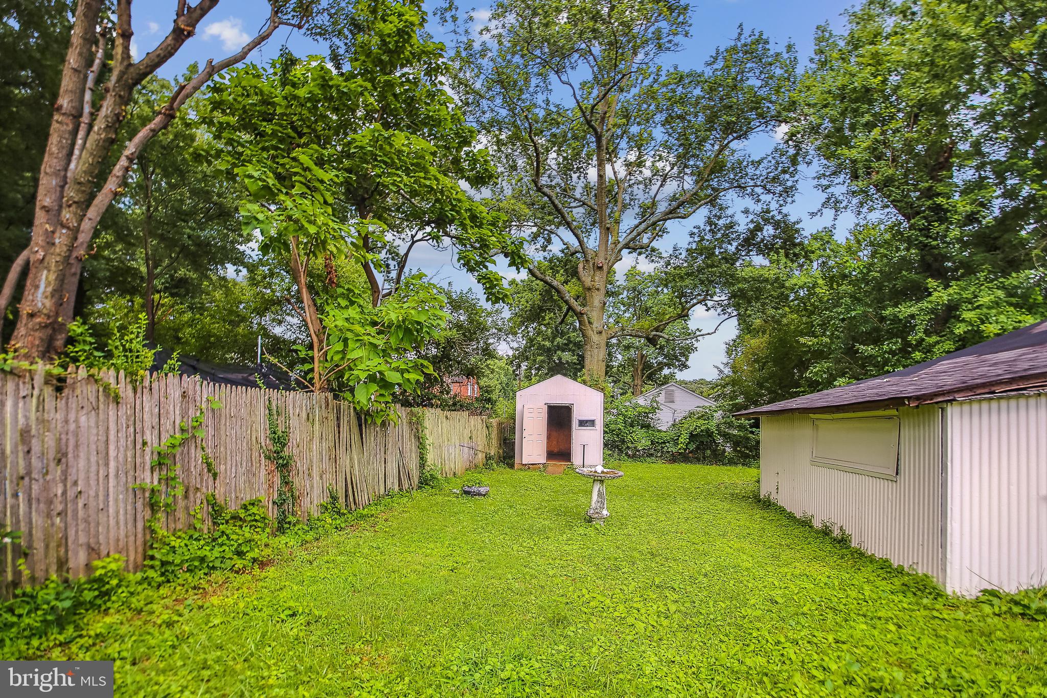 GRETTAS ADDN TO RIVERDAL - Residential