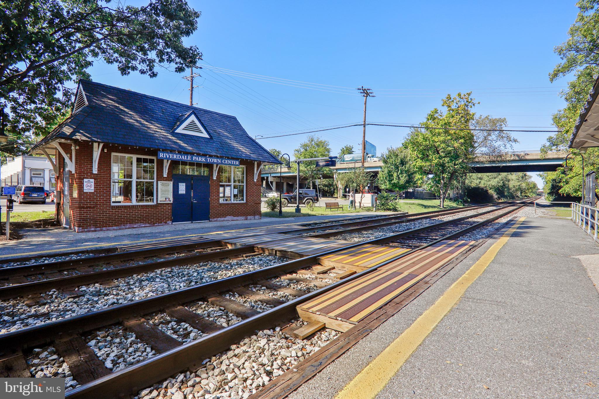 GRETTAS ADDN TO RIVERDAL - Residential