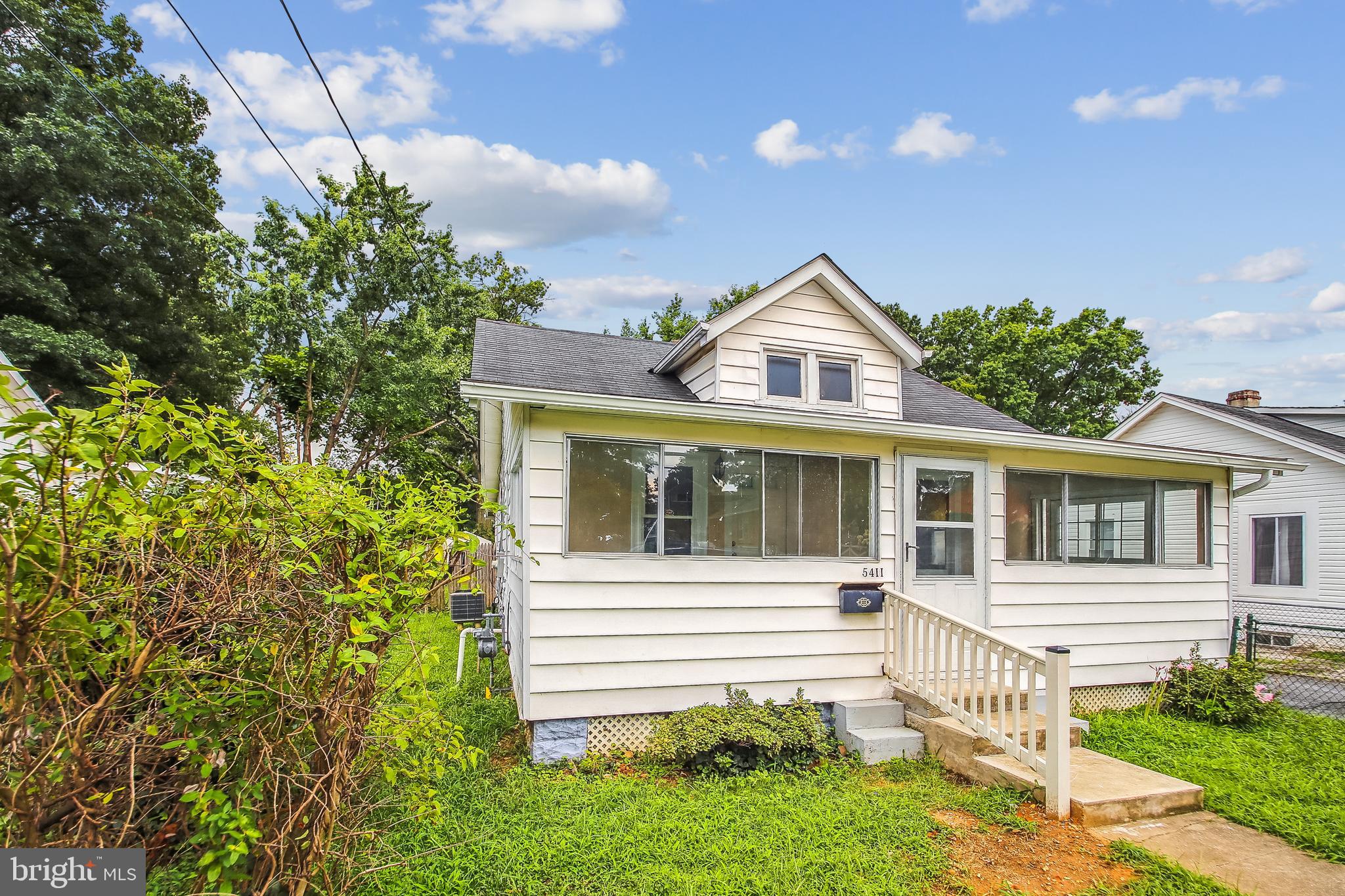 GRETTAS ADDN TO RIVERDAL - Residential