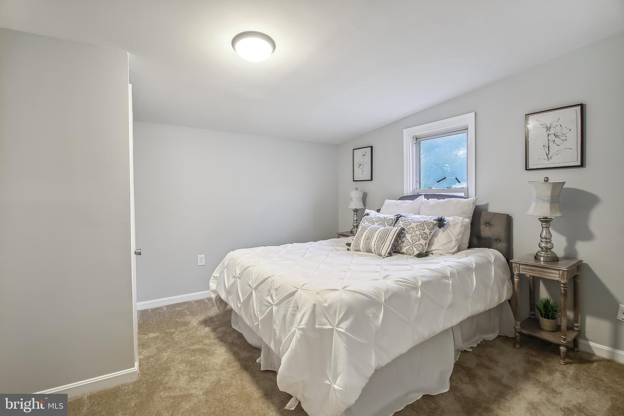 GRETTAS ADDN TO RIVERDAL - Residential