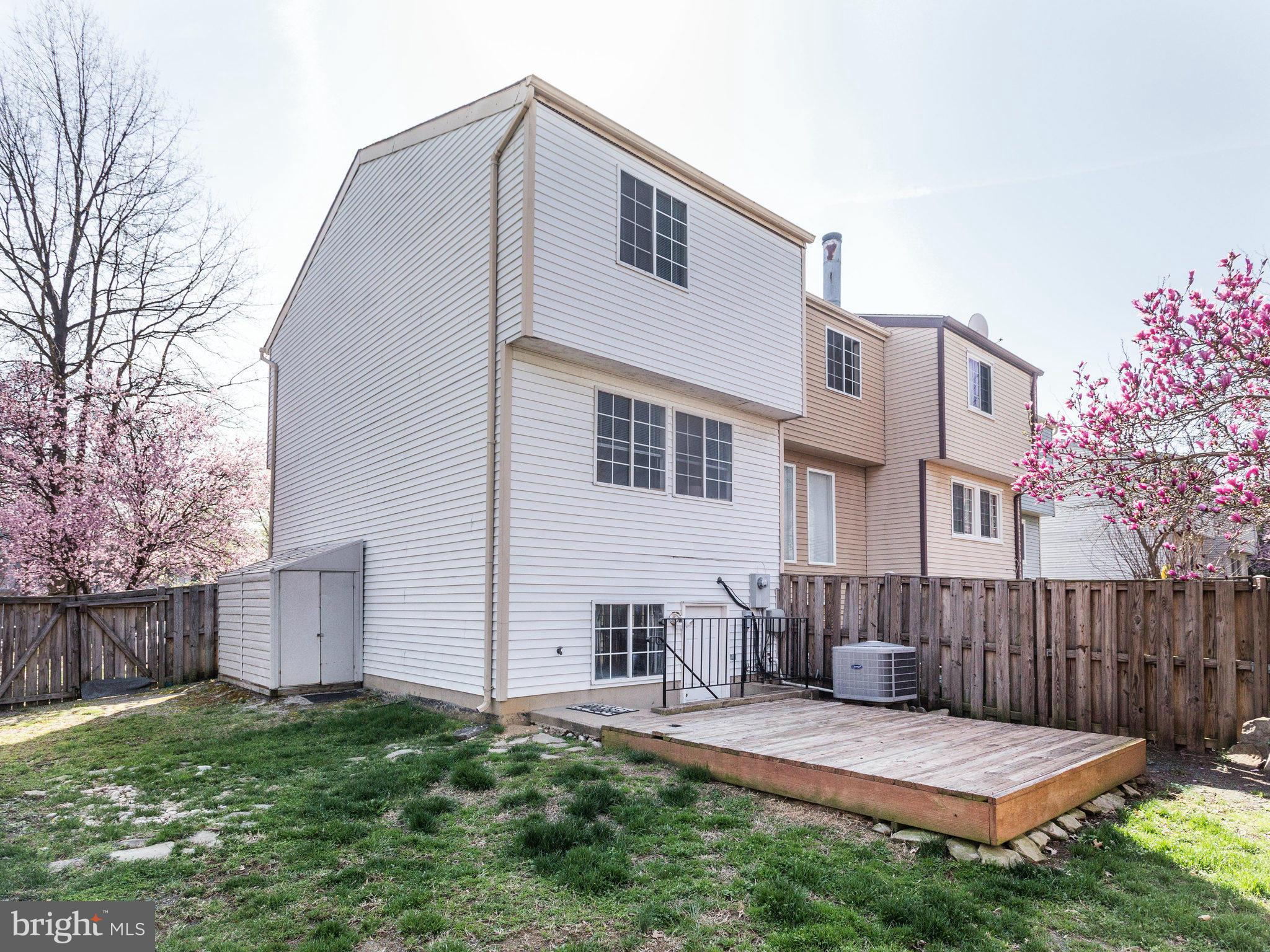 D EVEREUX WEST - Residential