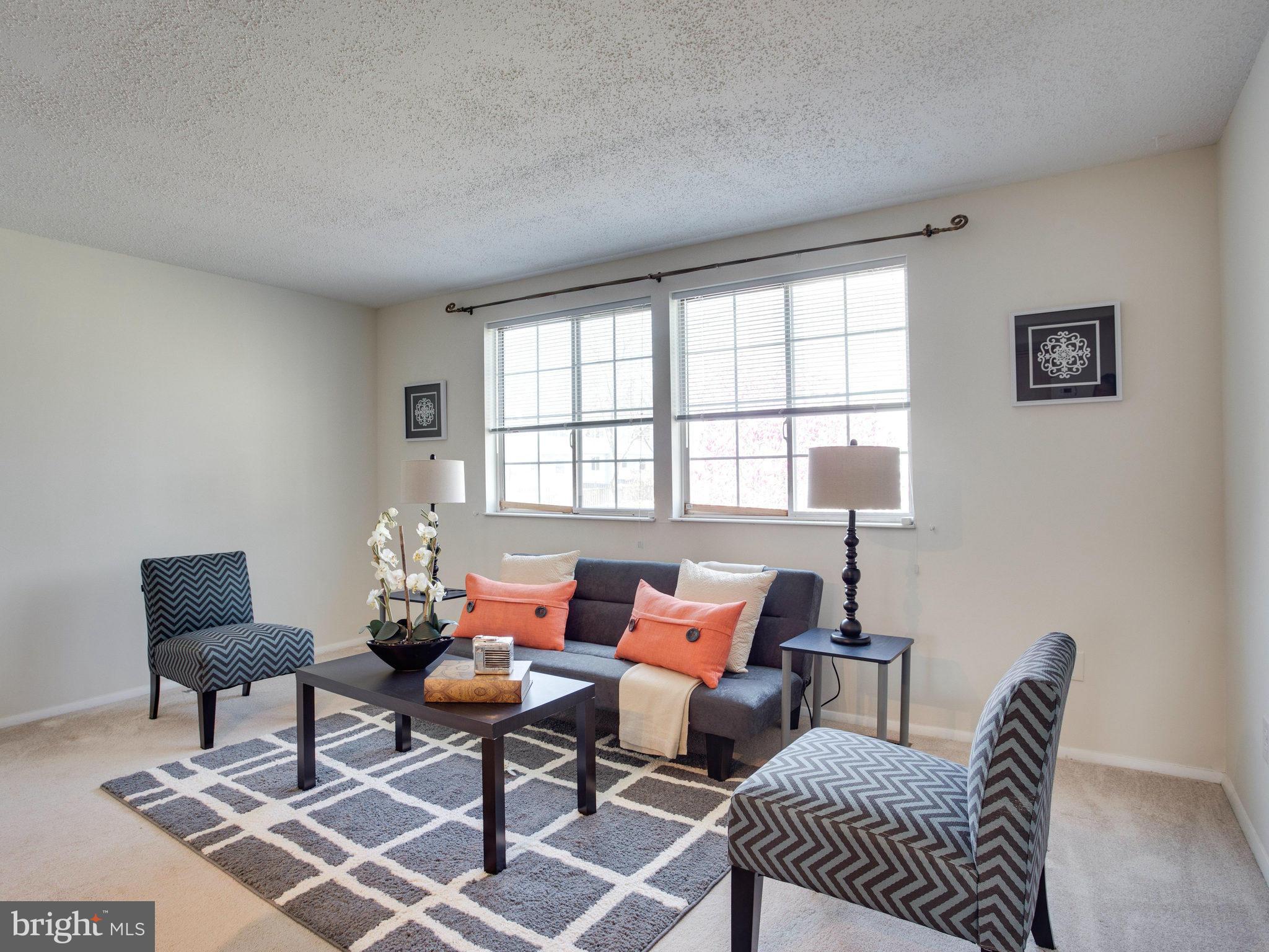 D EVEREUX WEST - Residential