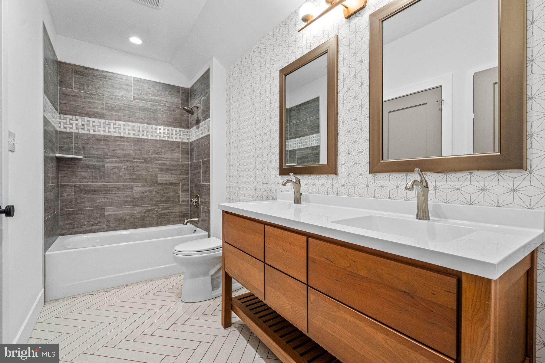 WAYNEFIELD - Residential