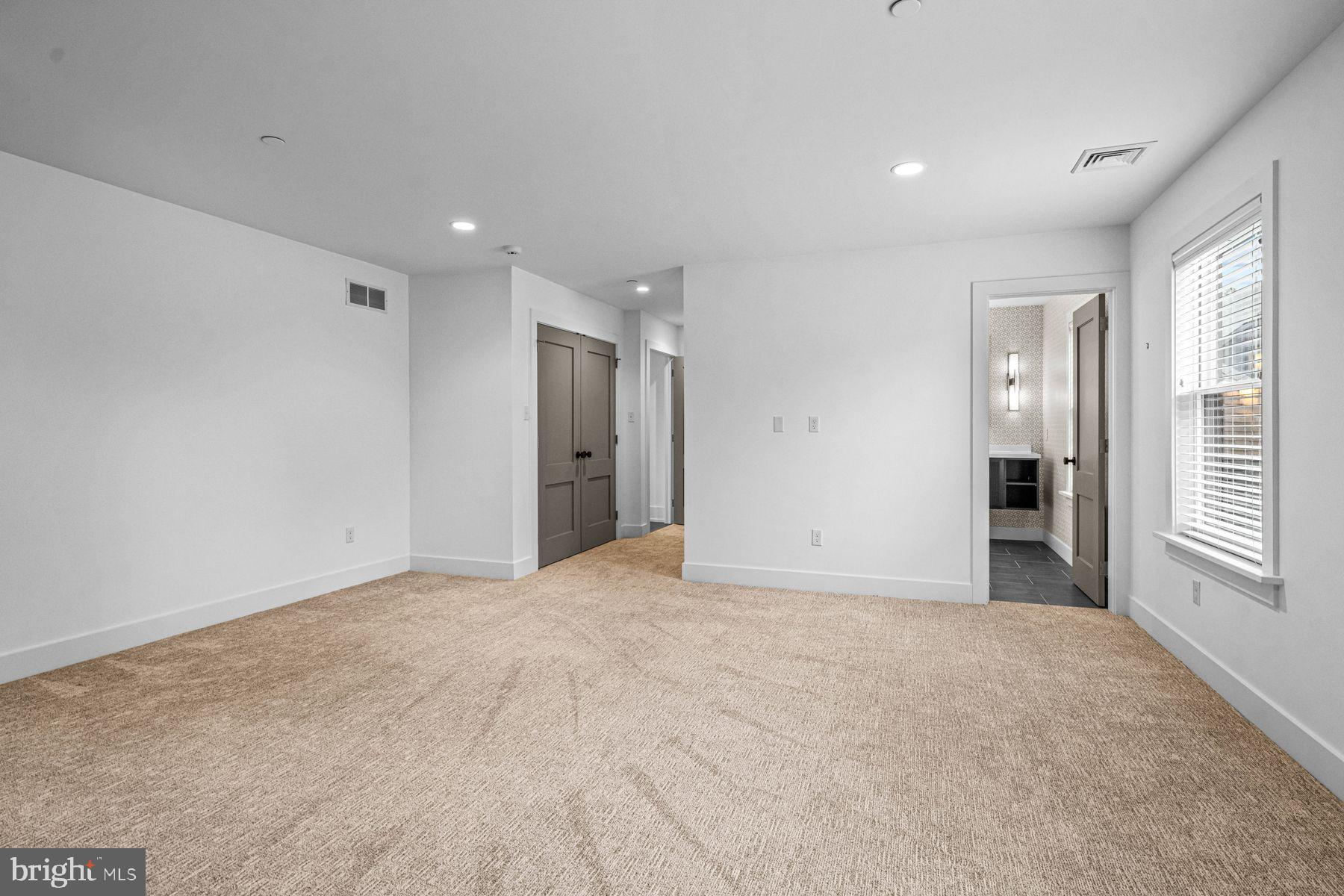 WAYNEFIELD - Residential