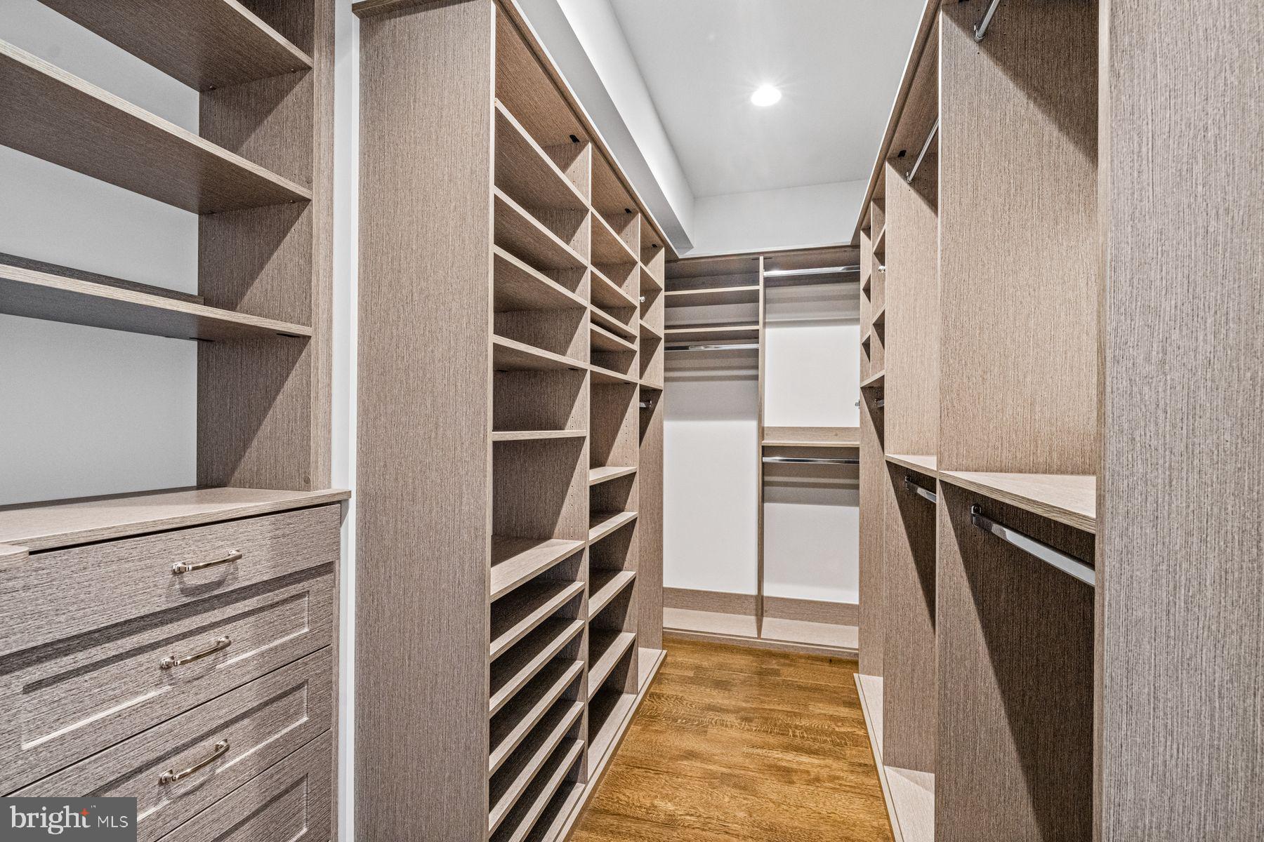 WAYNEFIELD - Residential