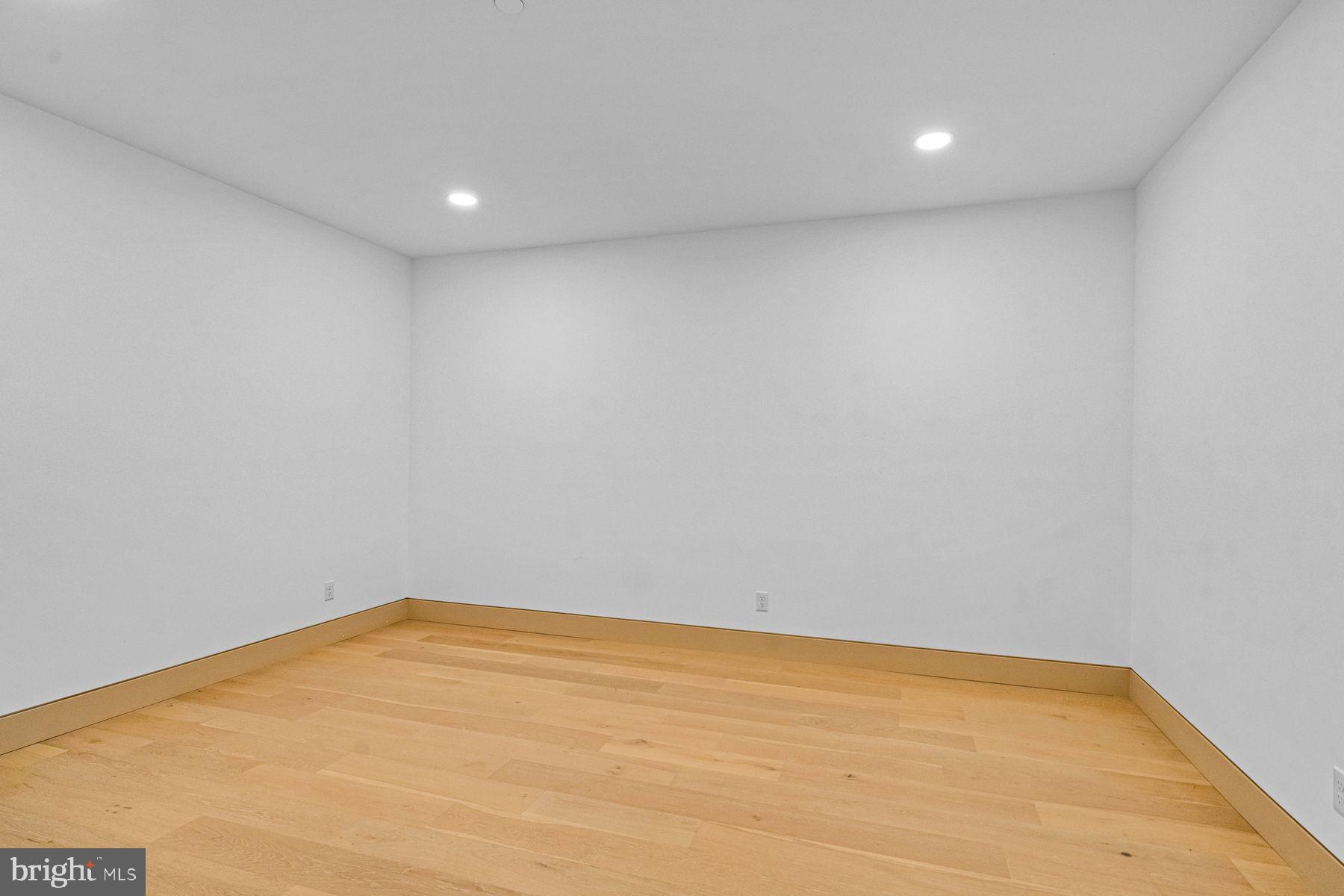 WAYNEFIELD - Residential