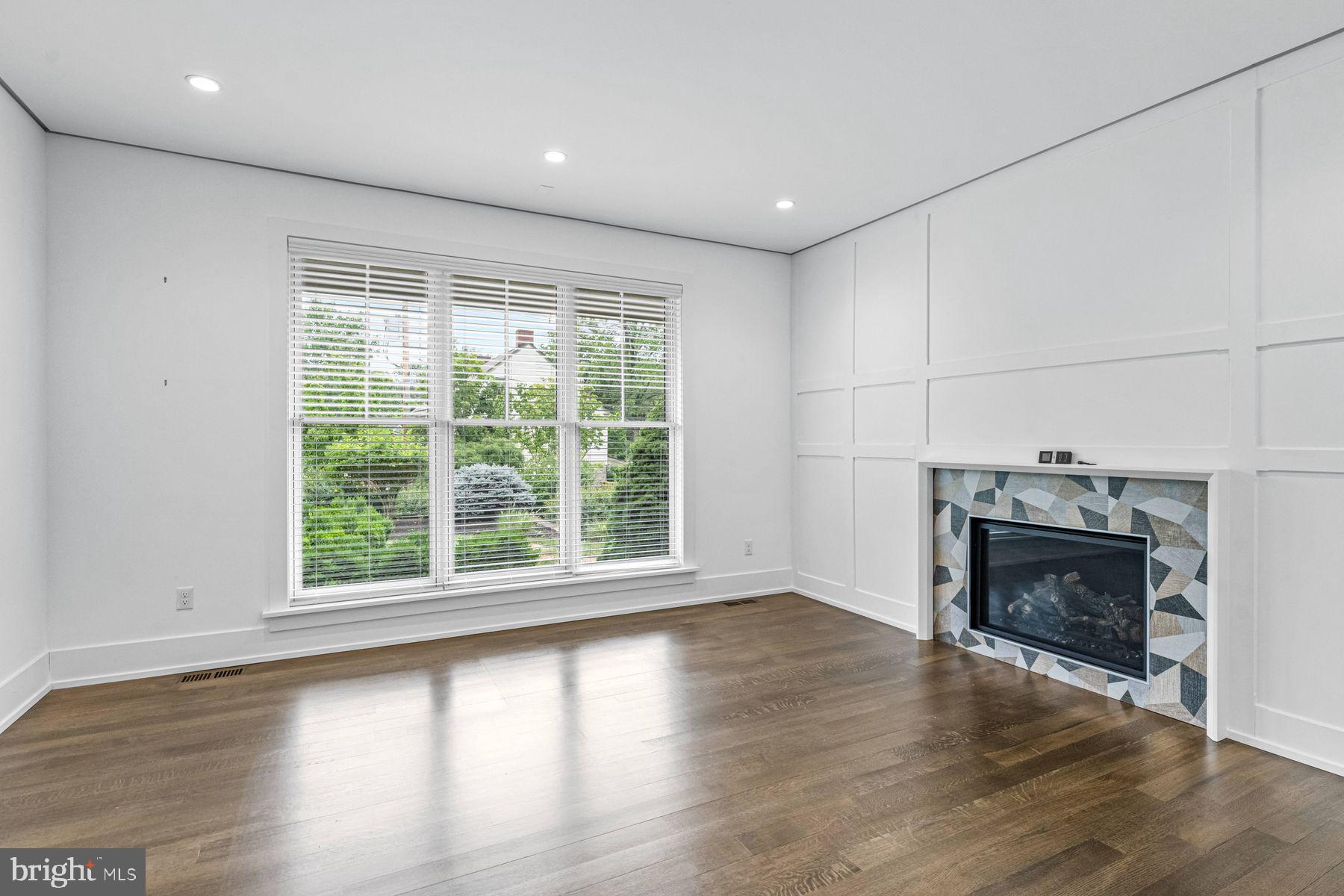 WAYNEFIELD - Residential