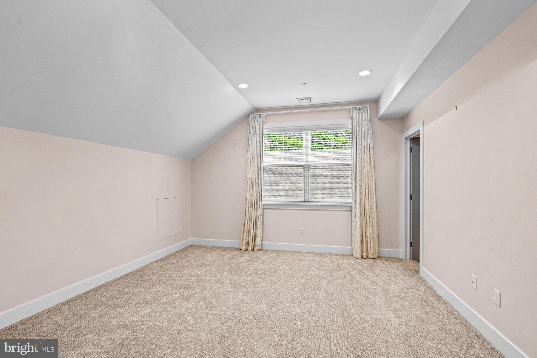 WAYNEFIELD - Residential