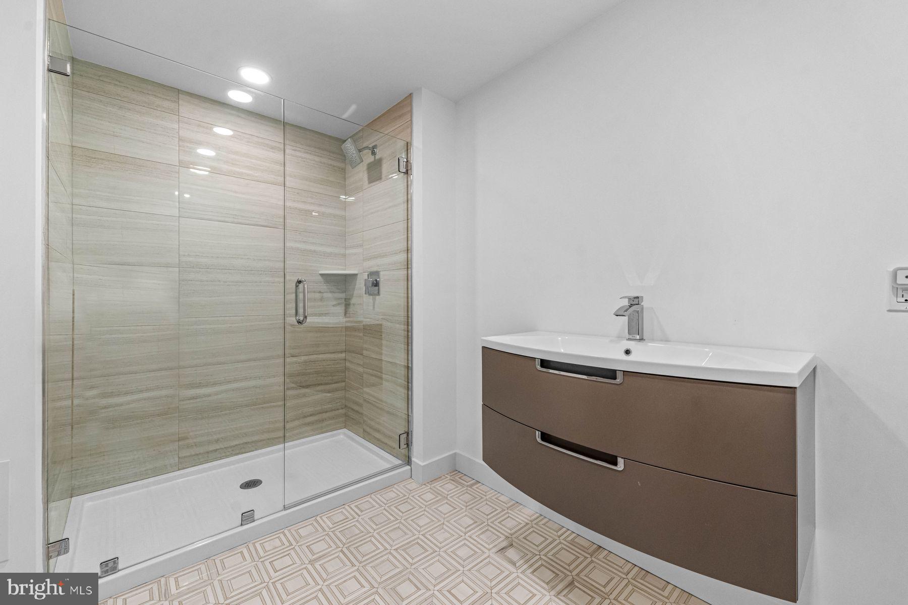 WAYNEFIELD - Residential