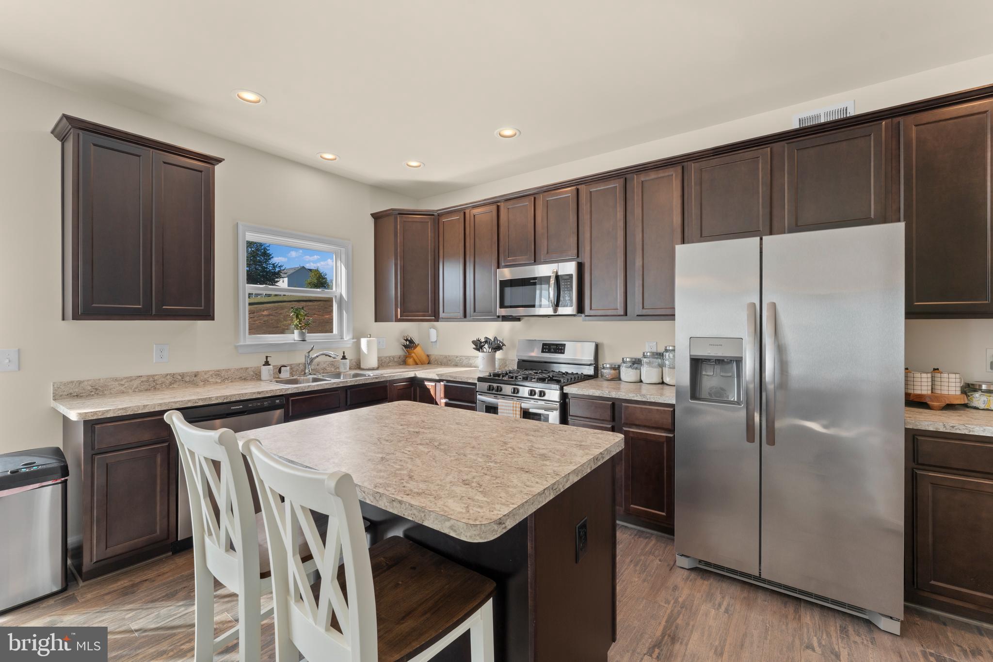 STONE RIDGE ESTATES - Residential