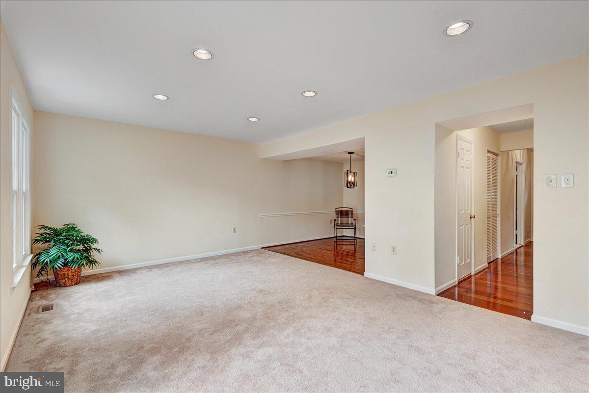 LAKE RIDGE - Residential