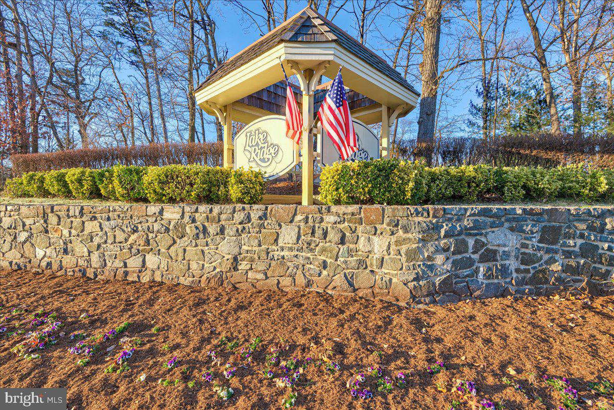 LAKE RIDGE - Residential