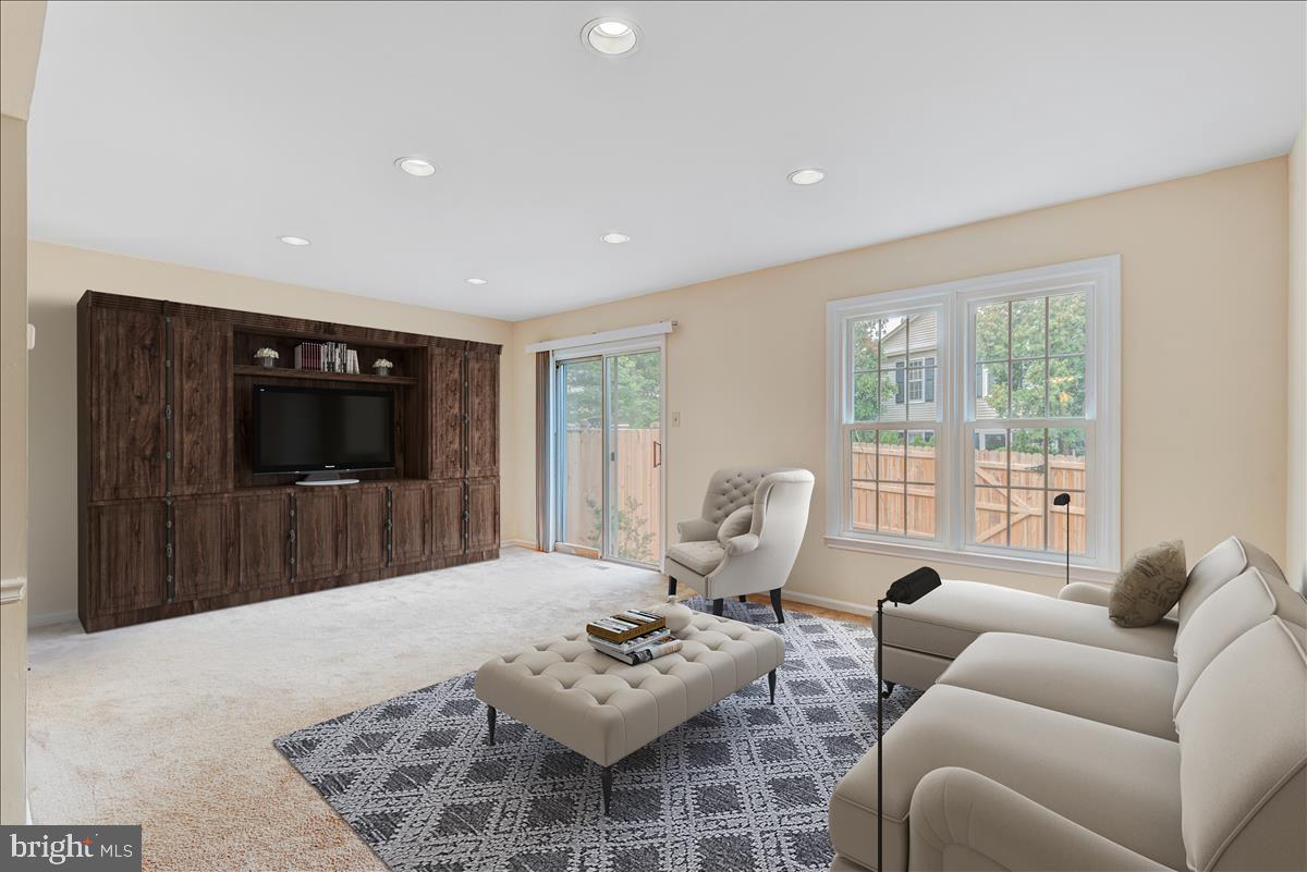 LAKE RIDGE - Residential