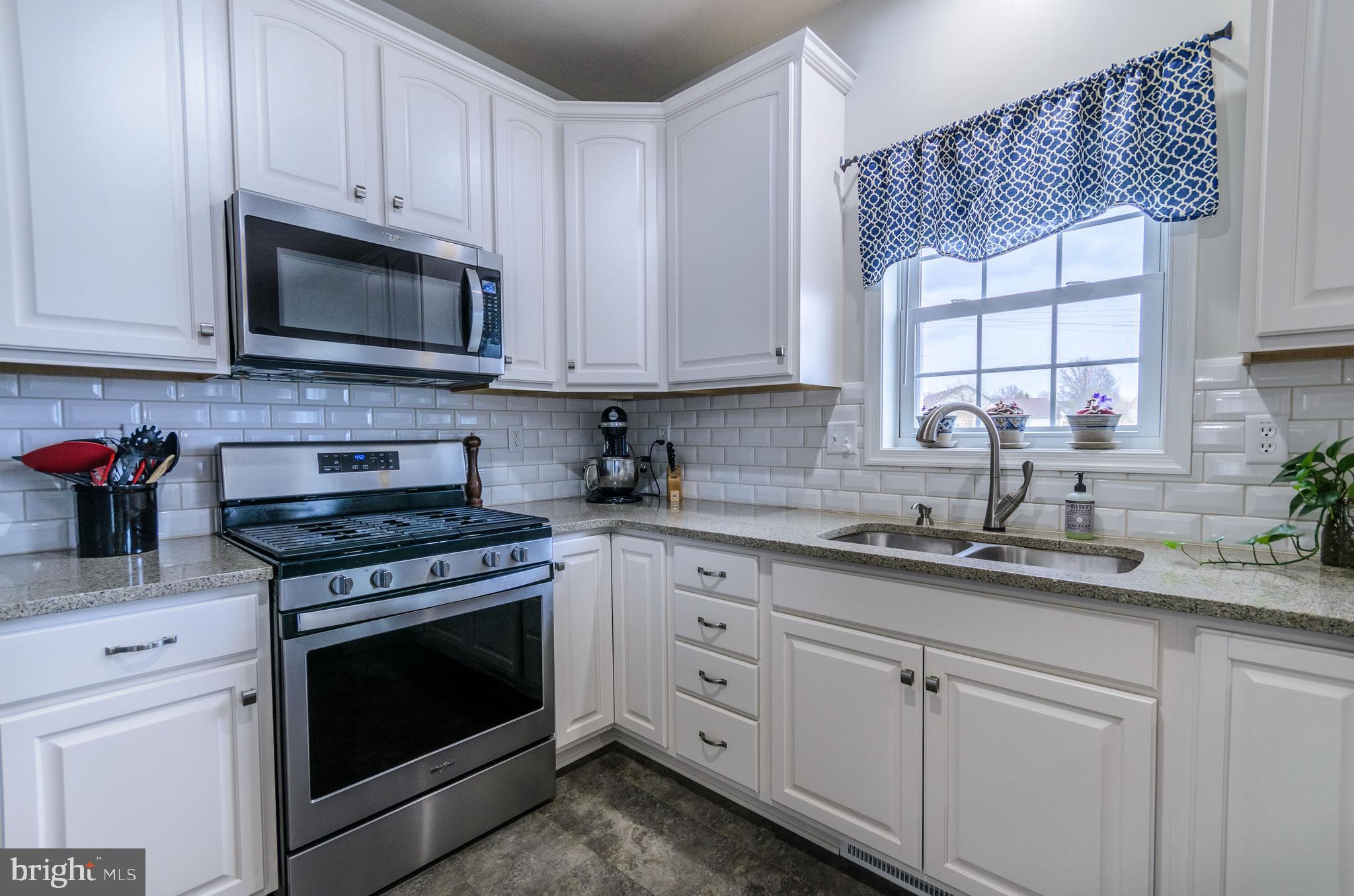 WELLINGTON GREENS - Residential