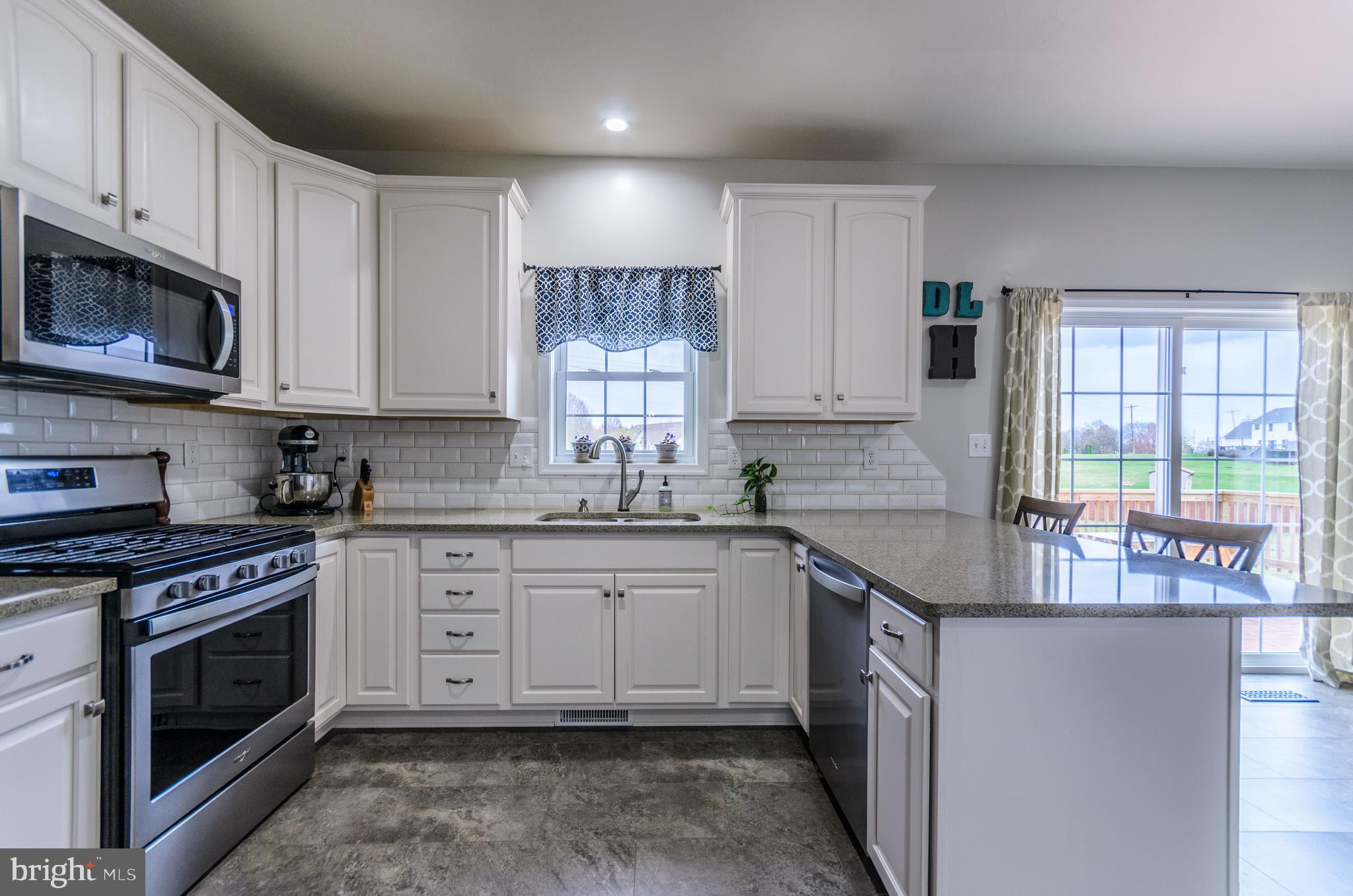 WELLINGTON GREENS - Residential