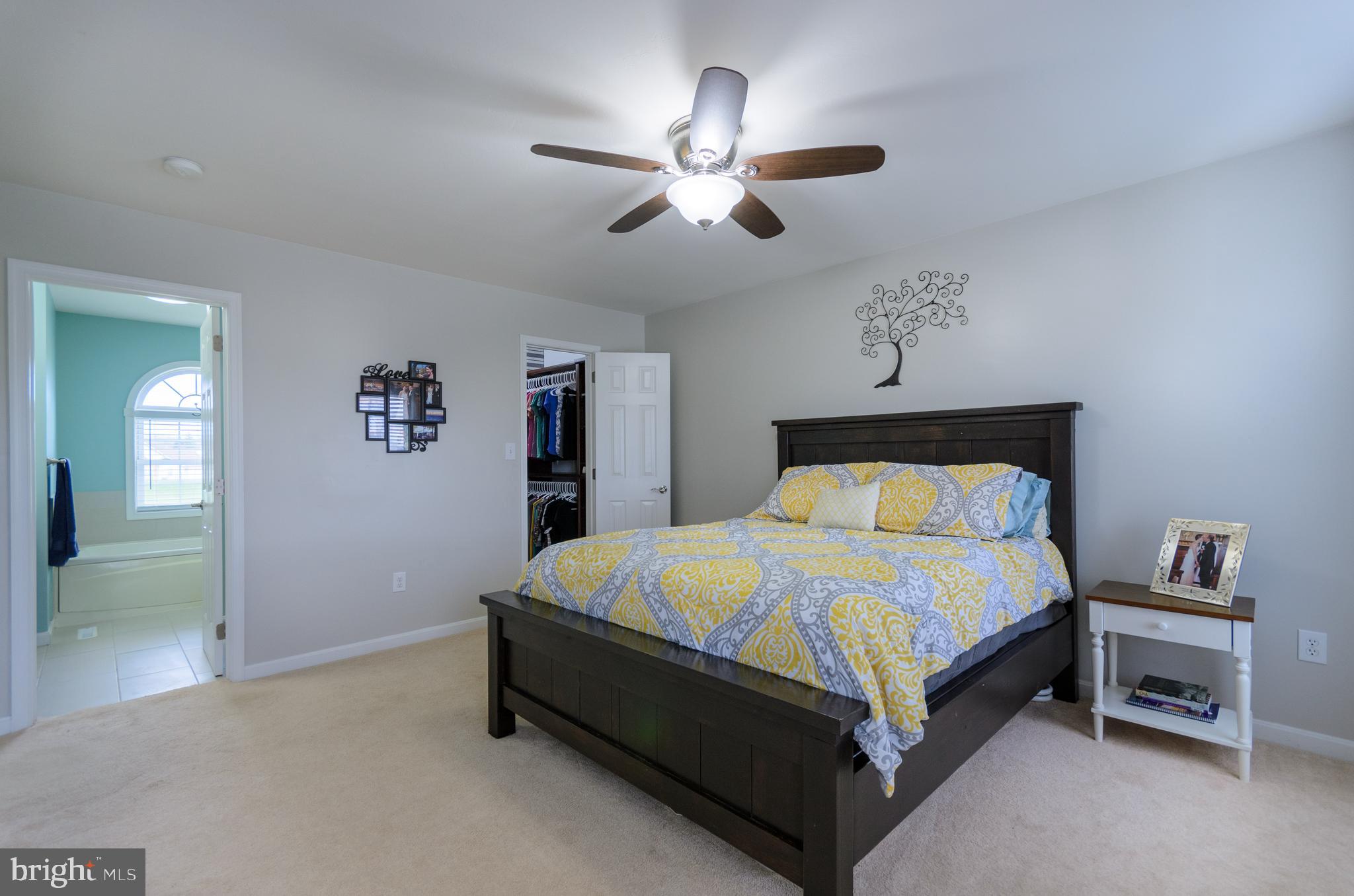 WELLINGTON GREENS - Residential