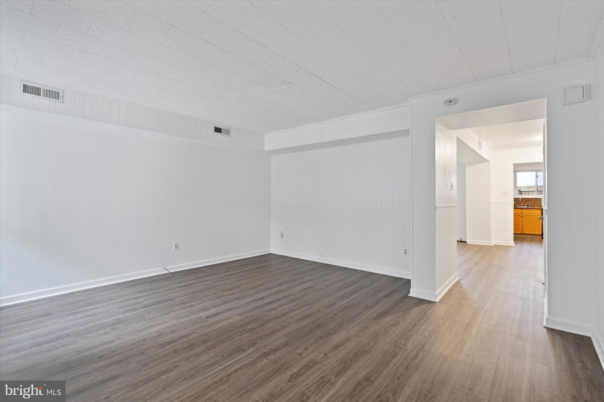 HIDDEN VALLEY - Residential