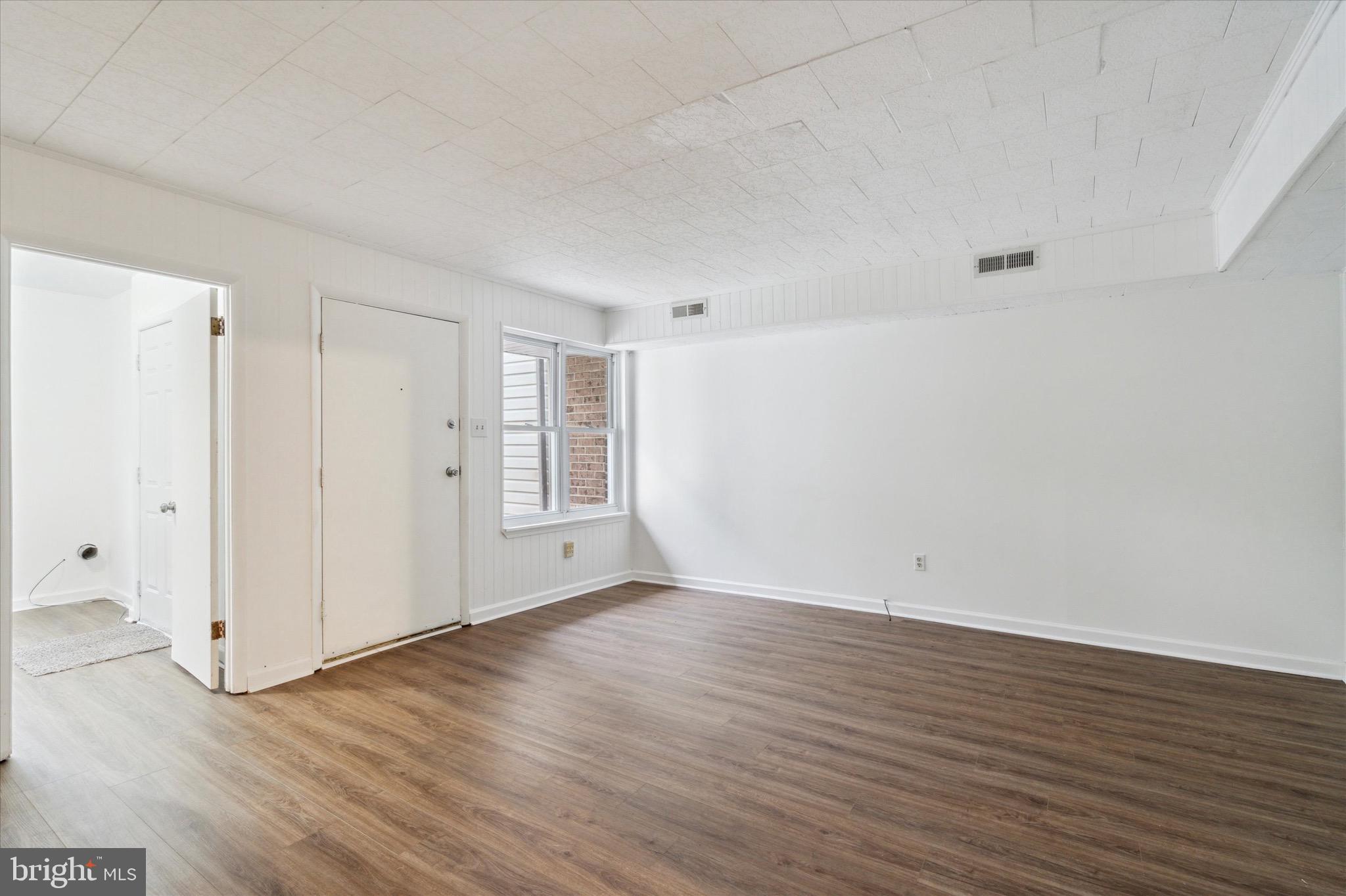 HIDDEN VALLEY - Residential