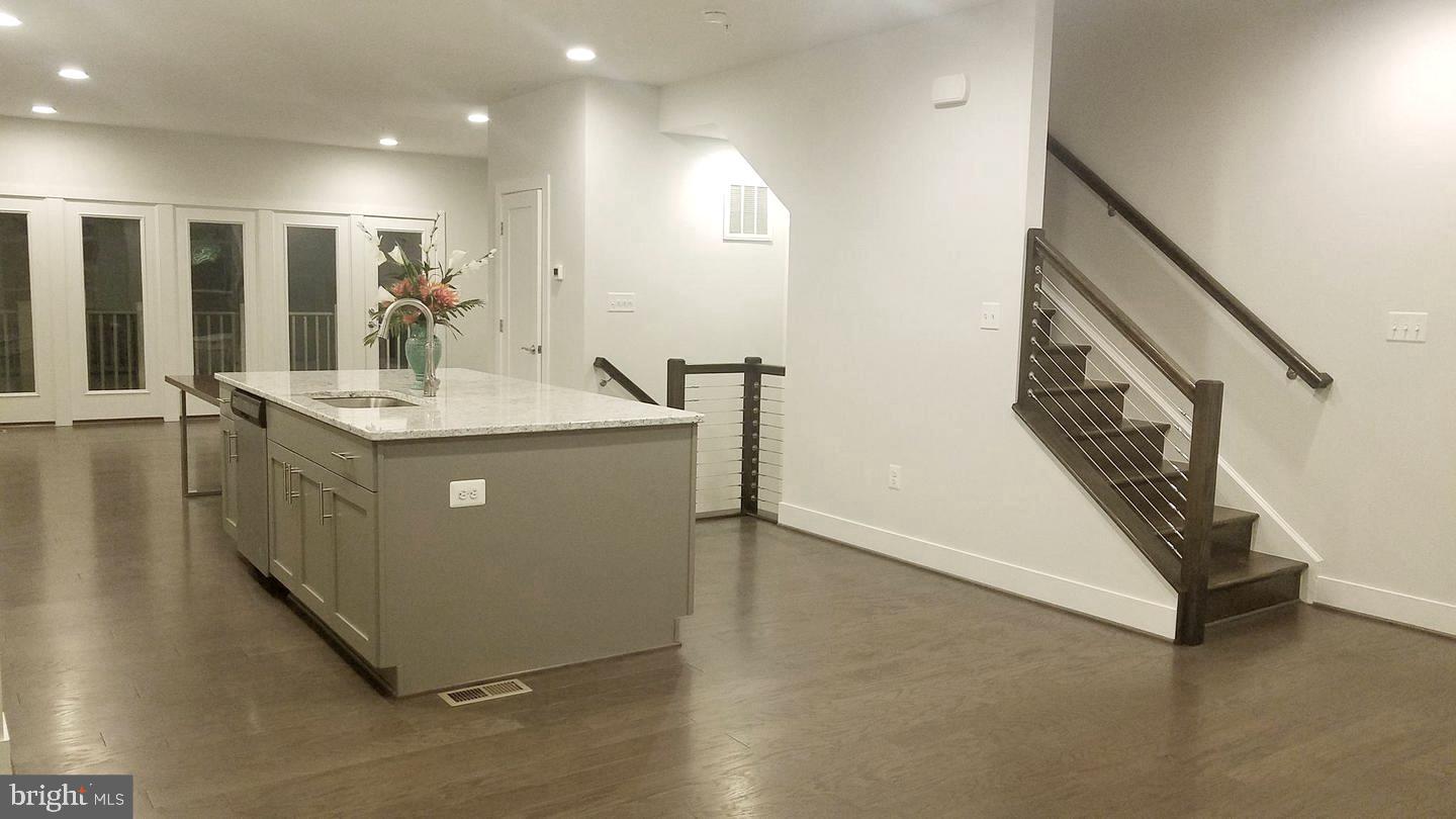 932 KING FARM BOULEVARD