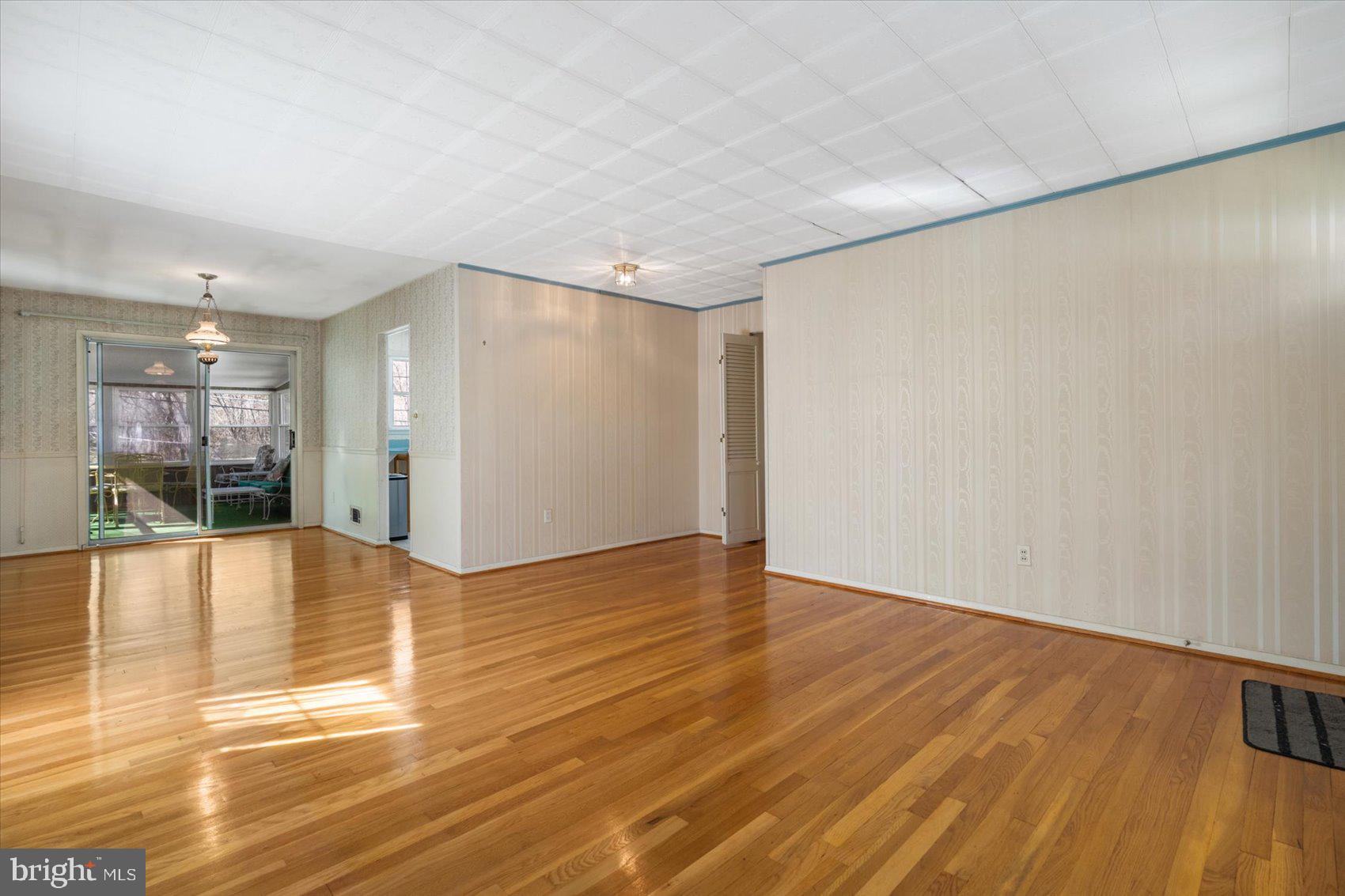 ORCHARD HILLS - Residential