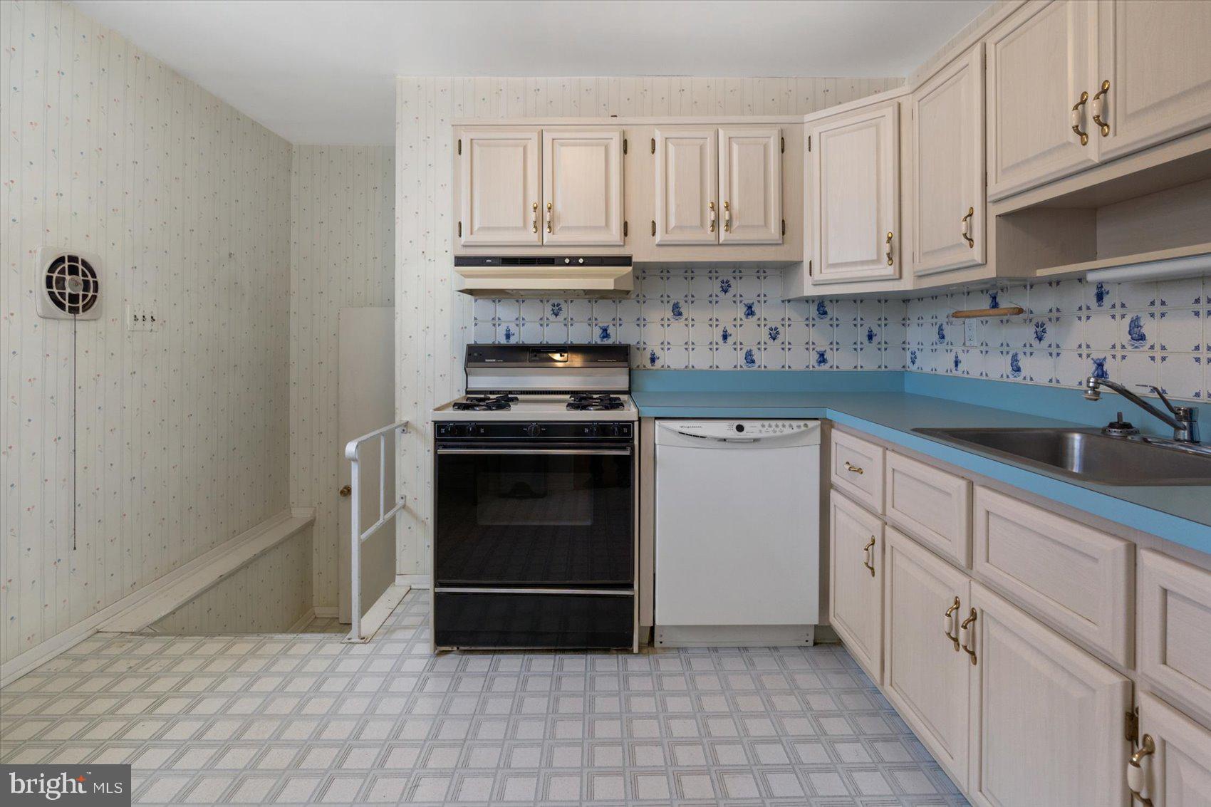 ORCHARD HILLS - Residential