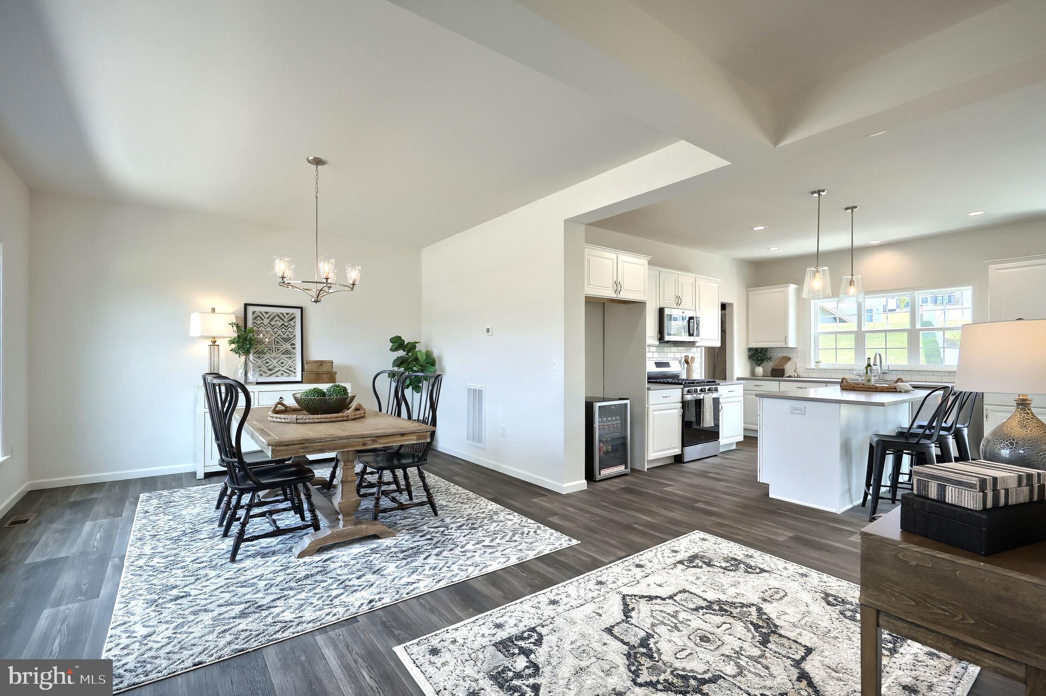 MOUNTAIN VIEW ESTATES - Residential