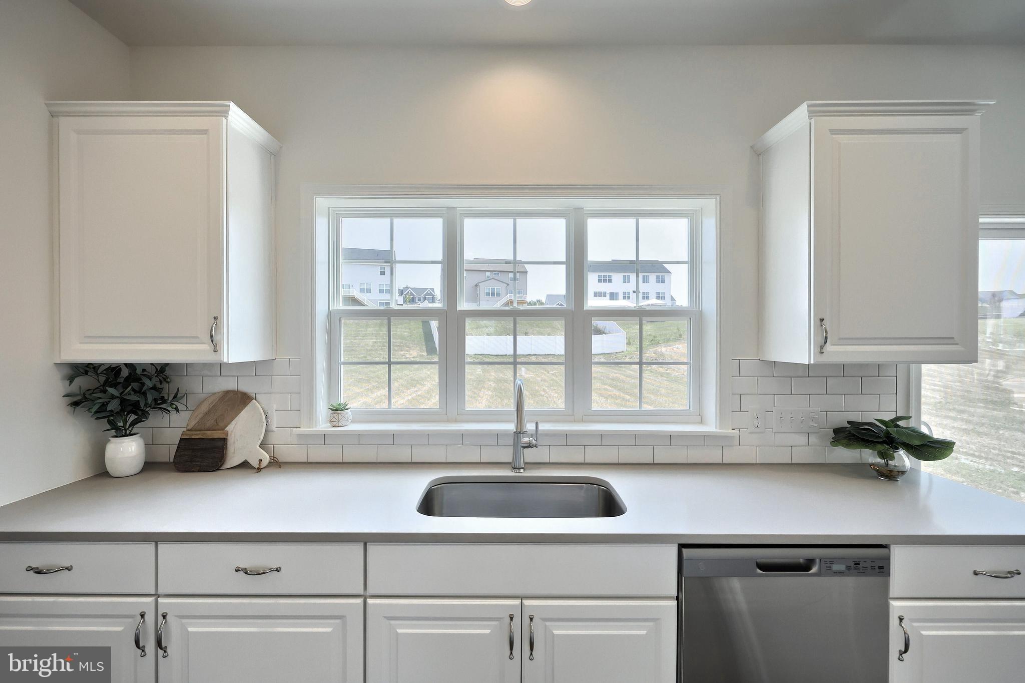 MOUNTAIN VIEW ESTATES - Residential