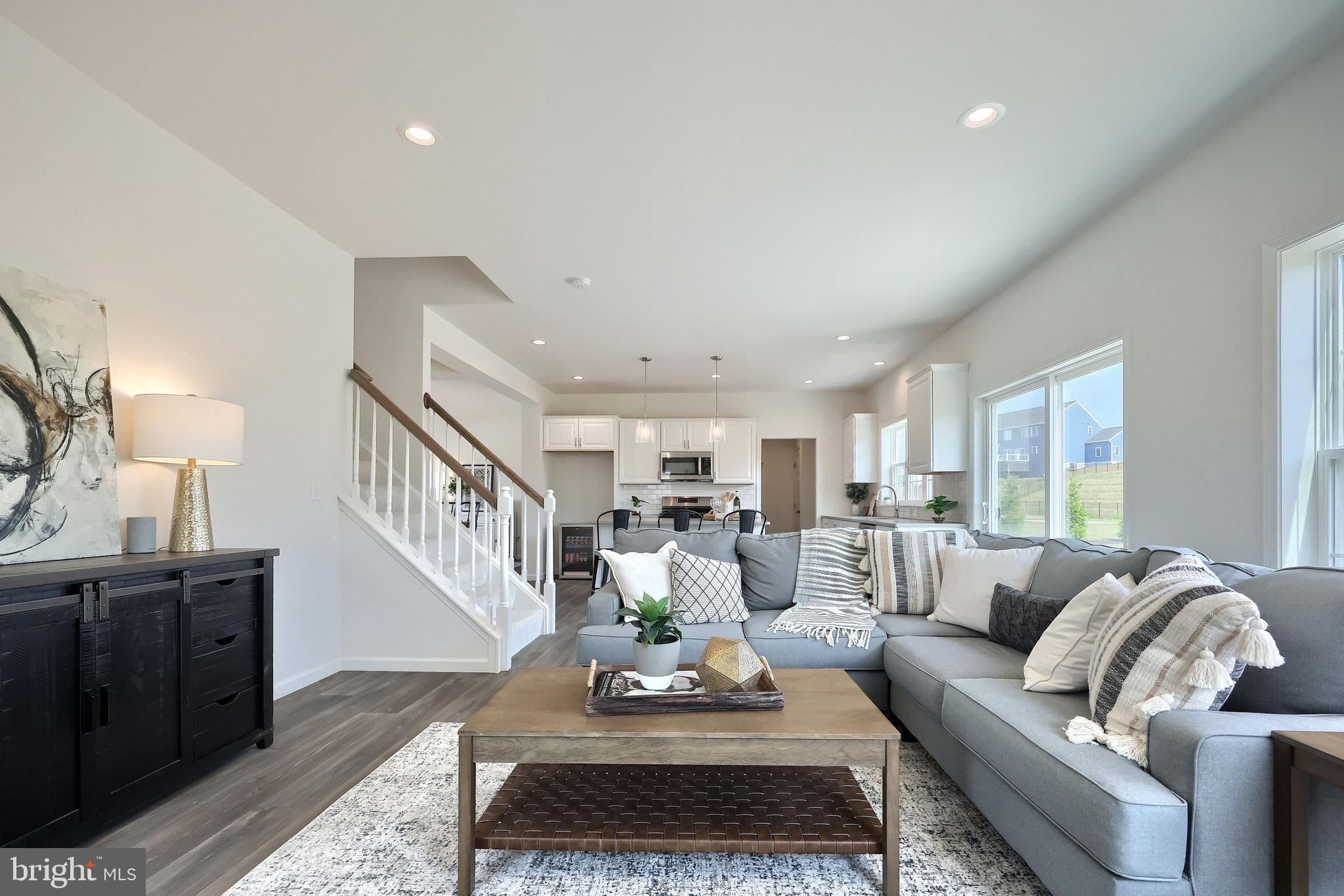 MOUNTAIN VIEW ESTATES - Residential