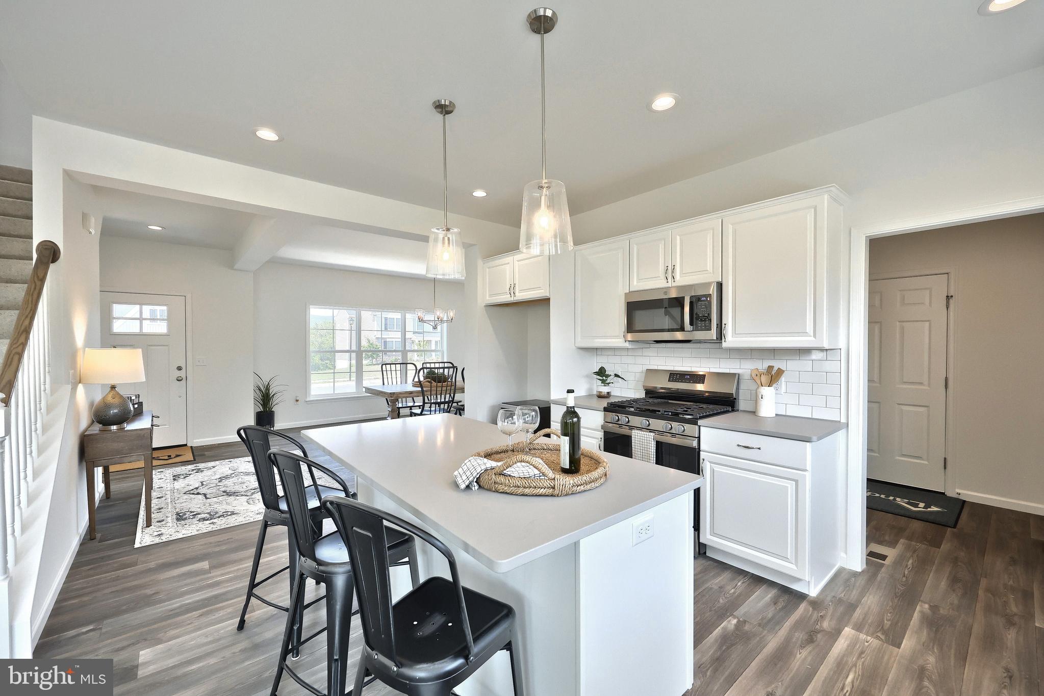 MOUNTAIN VIEW ESTATES - Residential